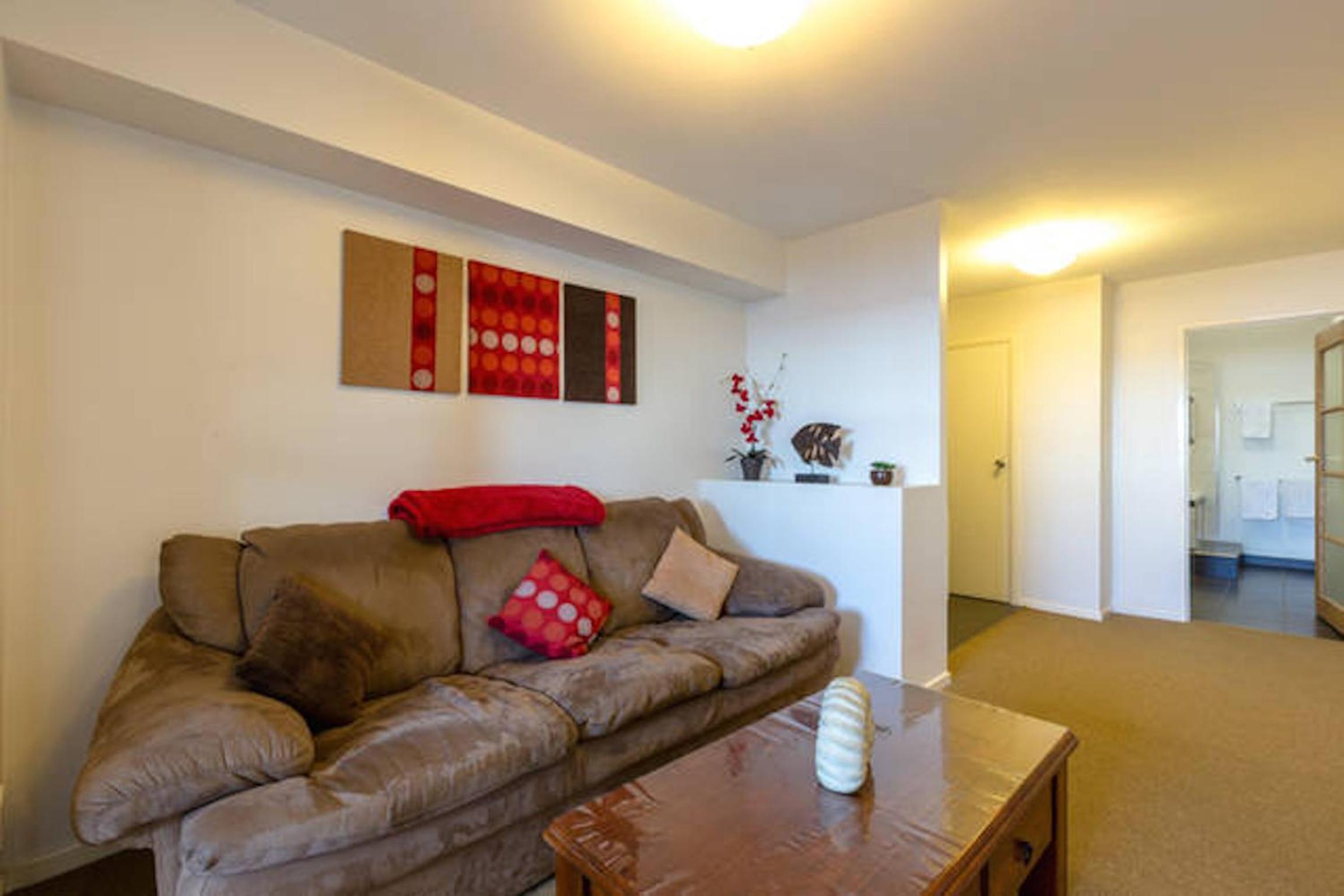 Beachfront Apartment Blackmans Bay view 4