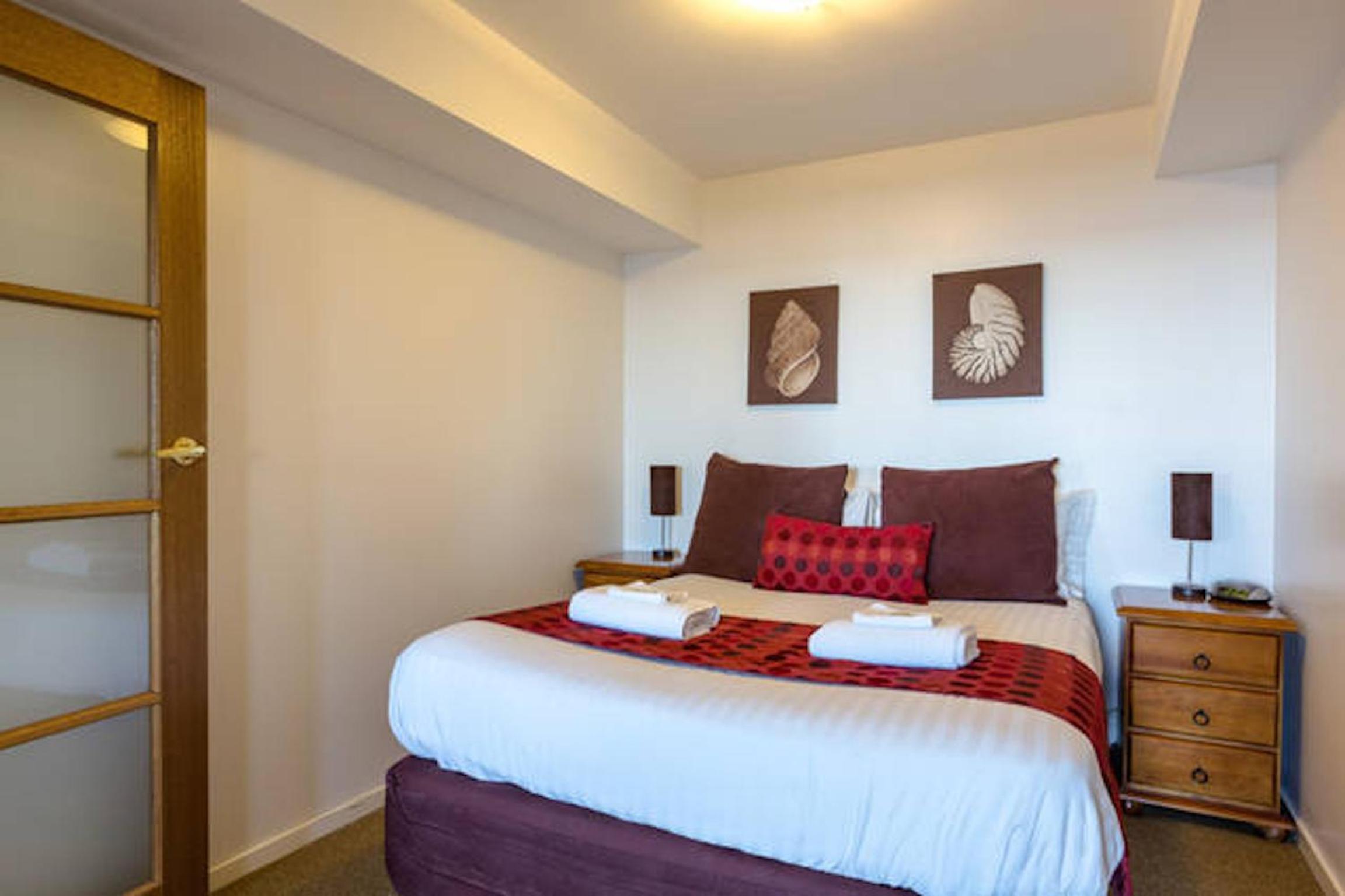 Beachfront Apartment Blackmans Bay view 3