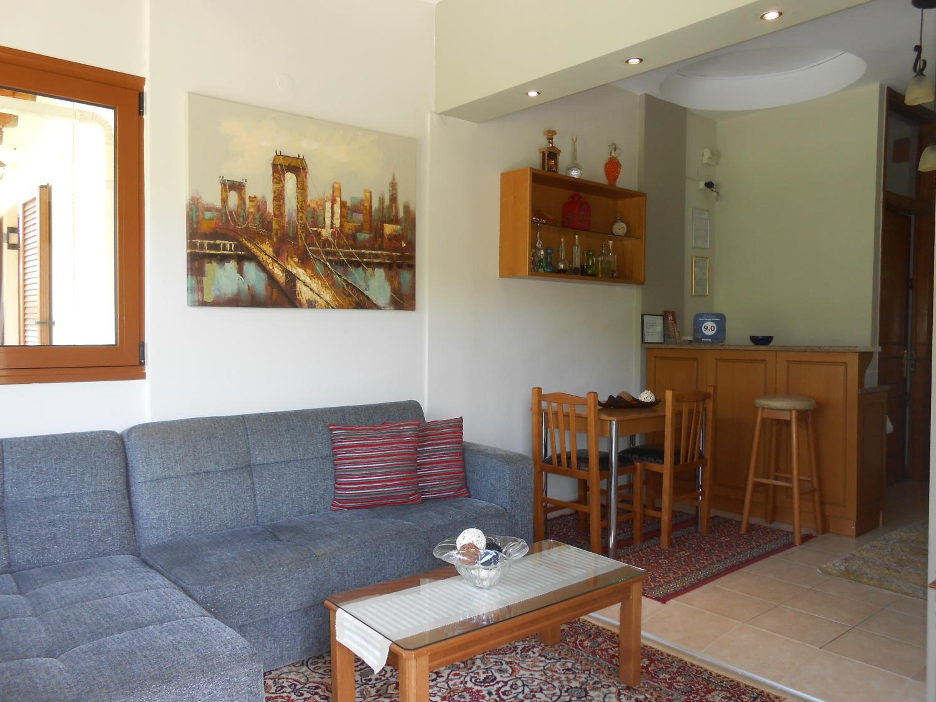 Zisis Garden Studios