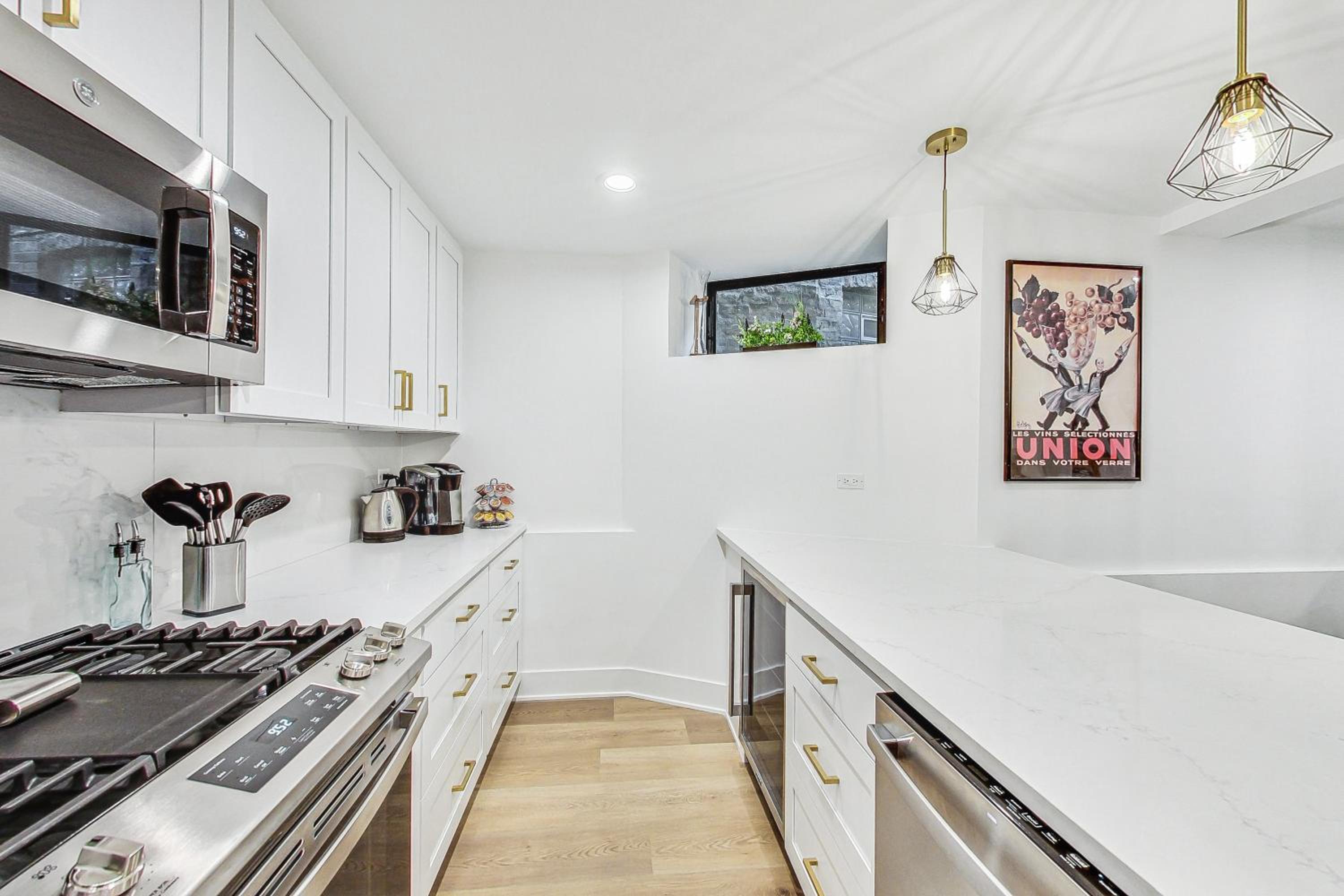 Luxurious Lincoln Park Home with Gourmet Kitchen