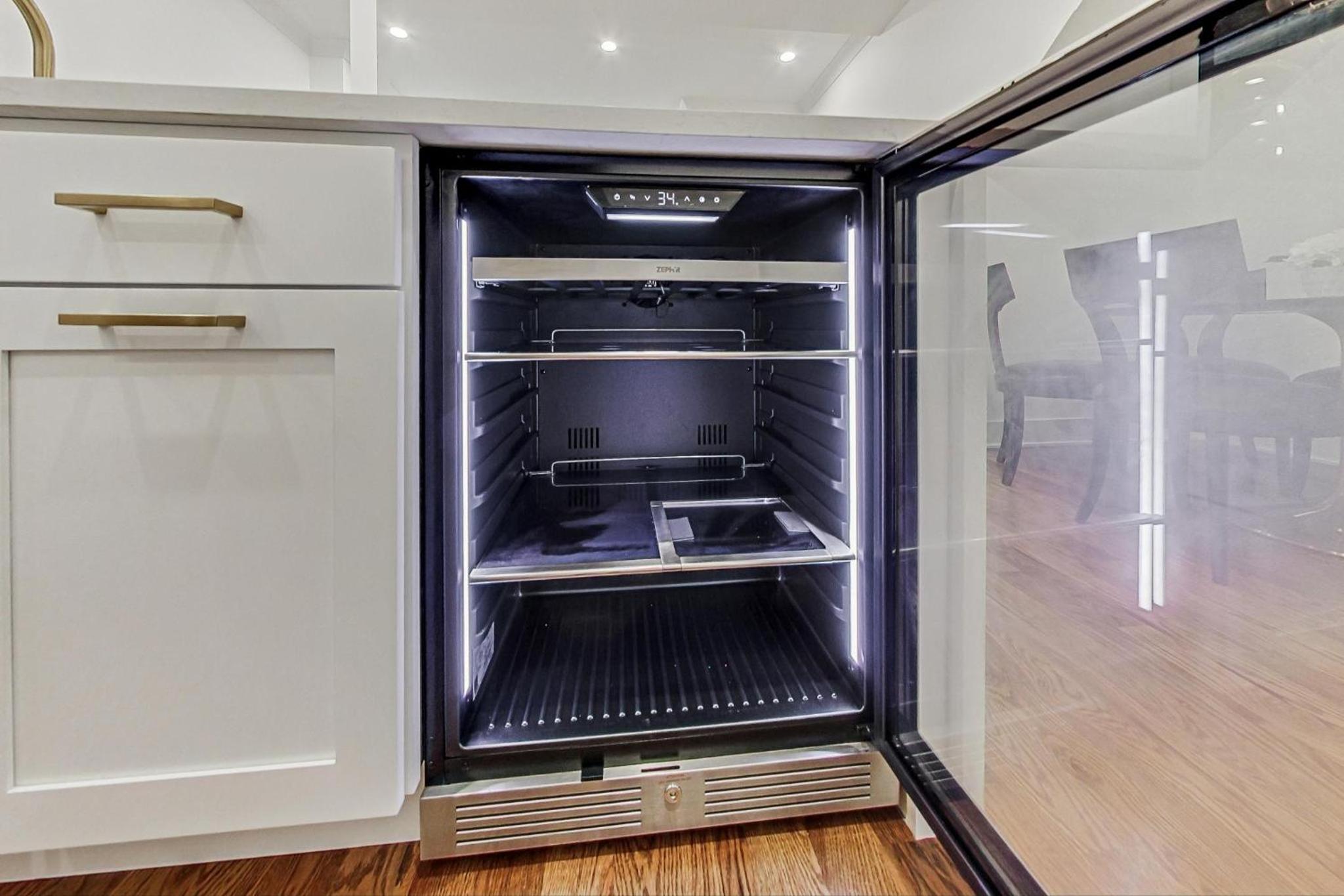 Luxurious Lincoln Park Home with Gourmet Kitchen