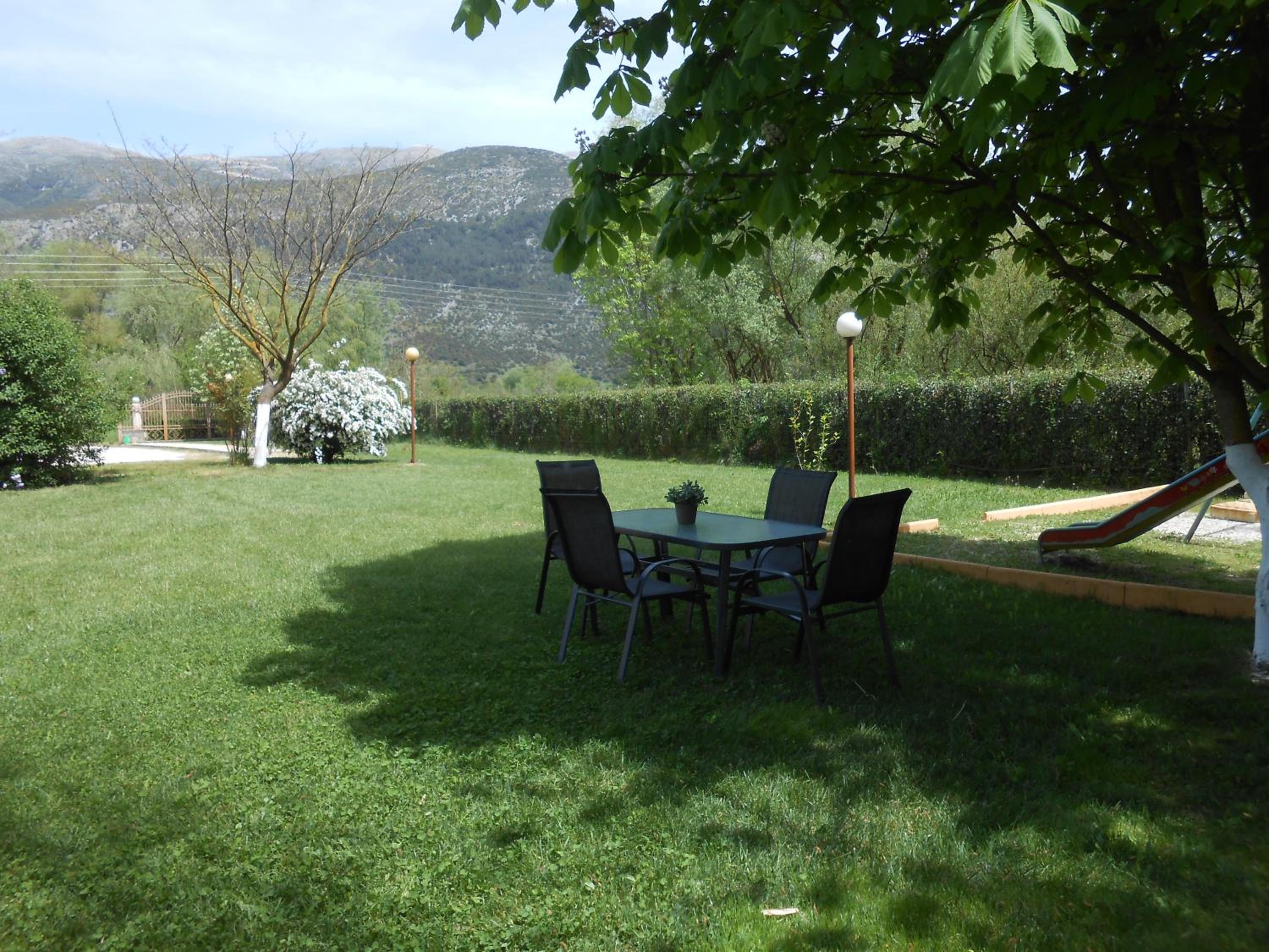 Zisis Garden Studios