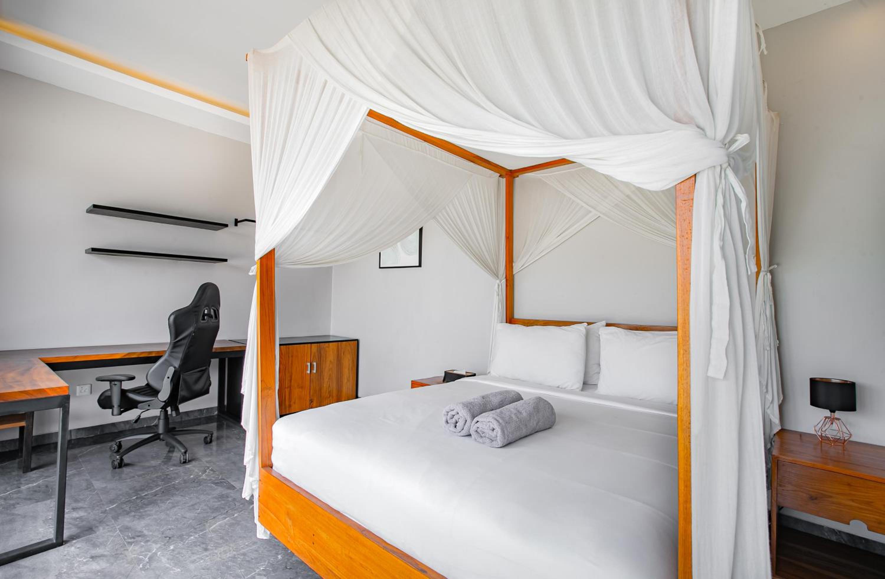 Villa MJ Modern Luxe 4BR with Big Pool & Rooftop