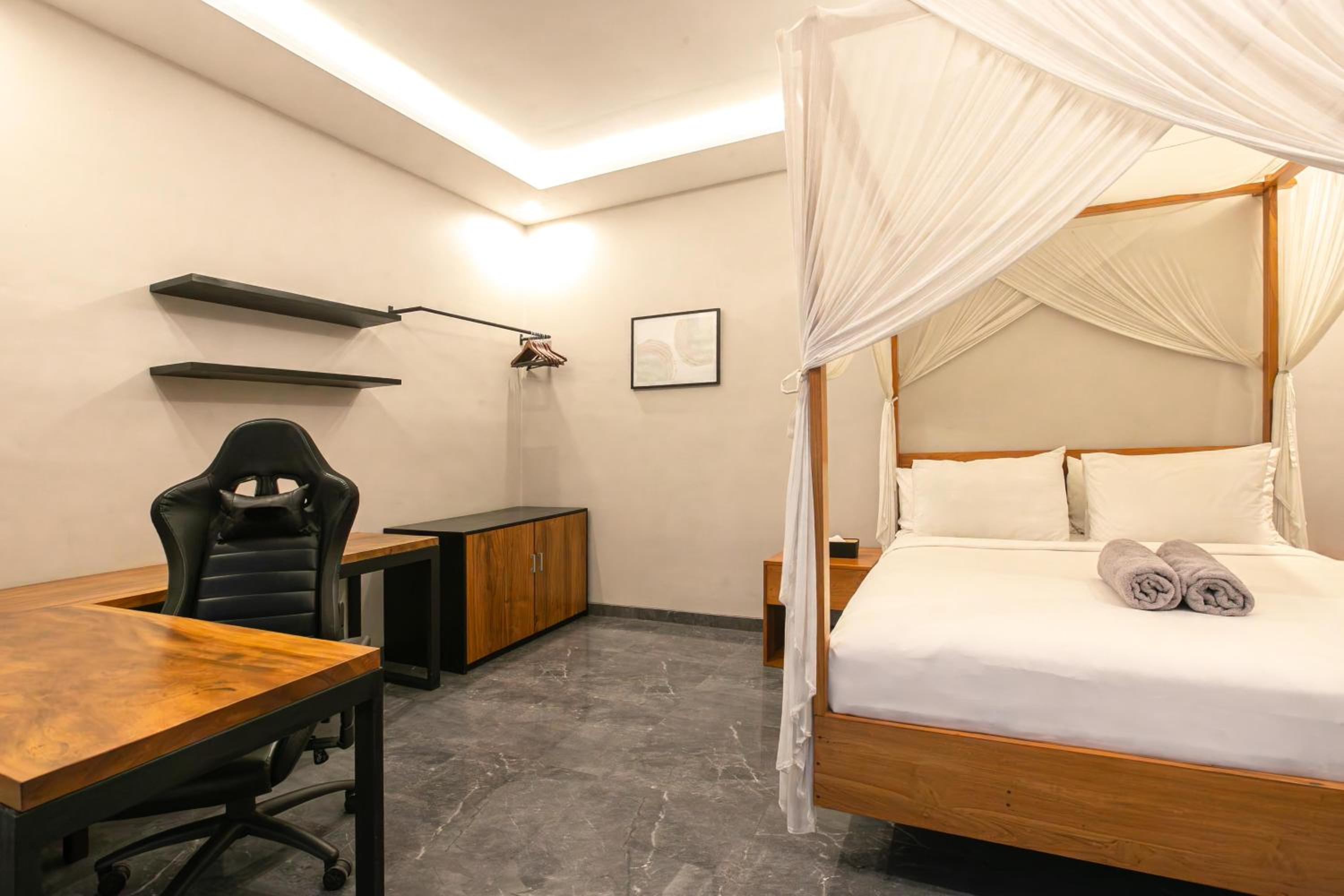 Villa MJ Modern Luxe 4BR with Big Pool & Rooftop