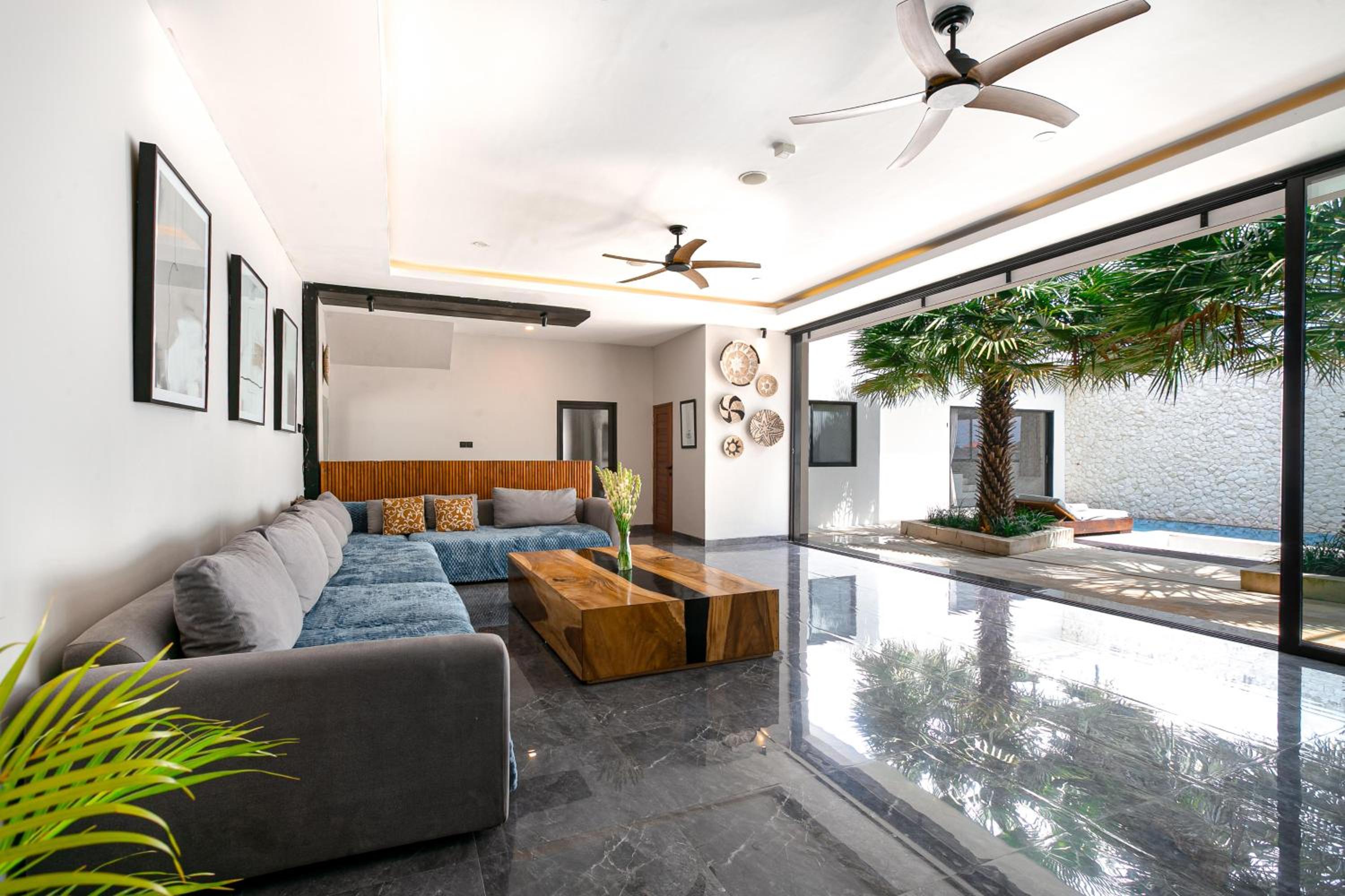 Villa MJ Modern Luxe 4BR with Big Pool & Rooftop