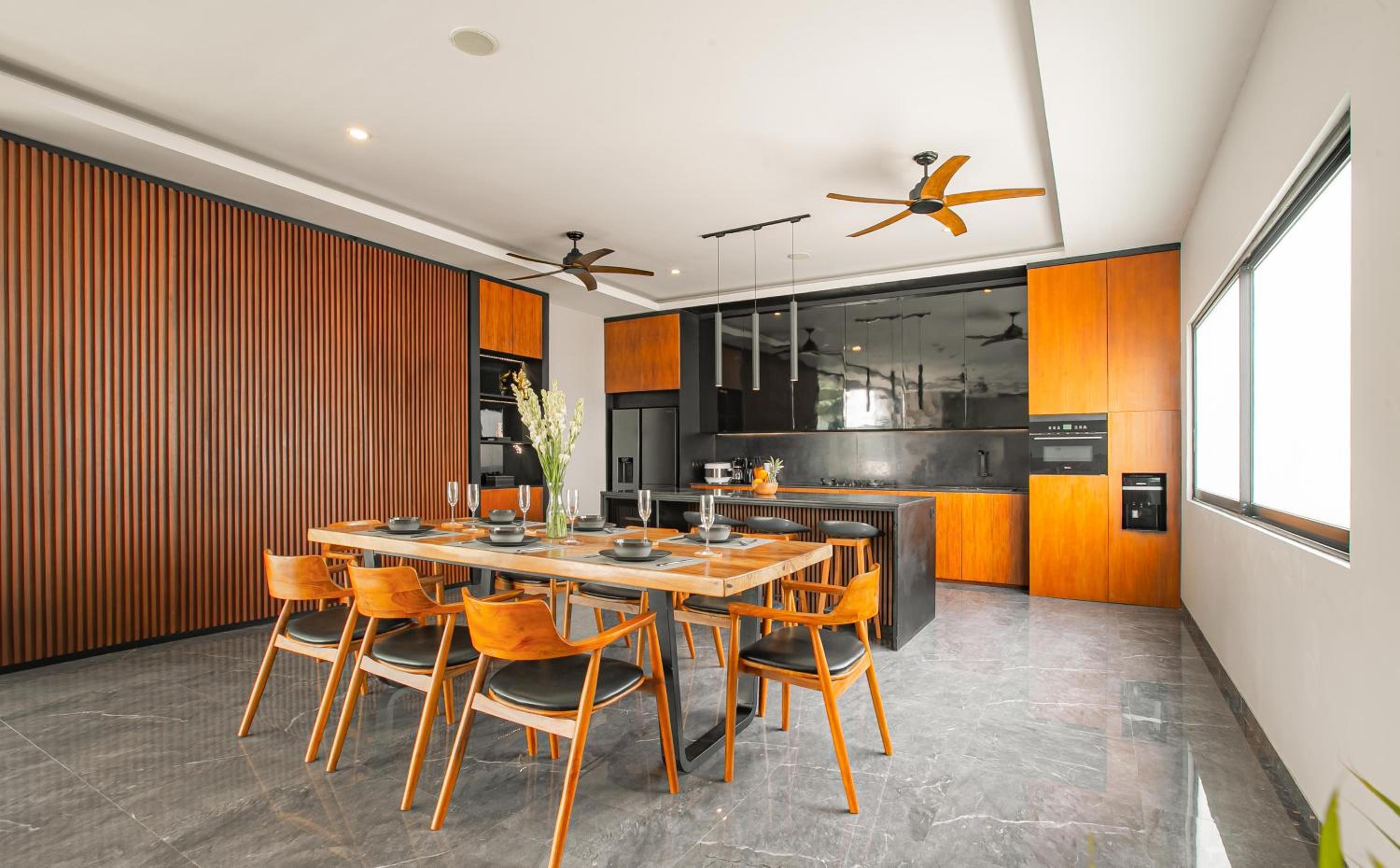 Villa MJ Modern Luxe 4BR with Big Pool & Rooftop