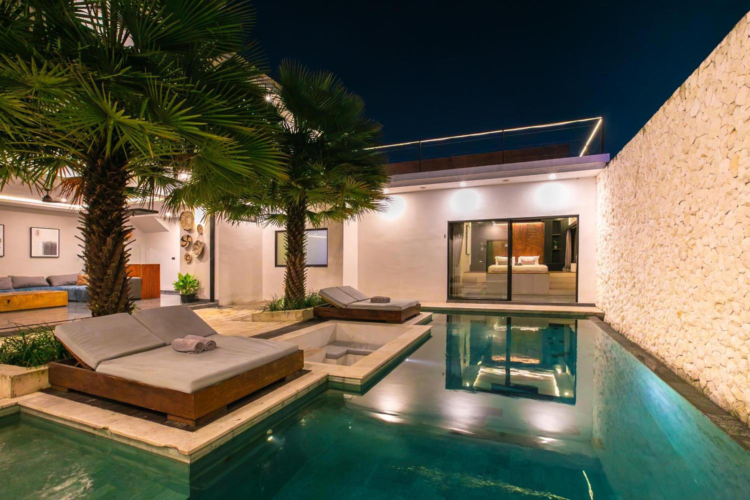 Villa MJ Modern Luxe 4BR with Big Pool & Rooftop