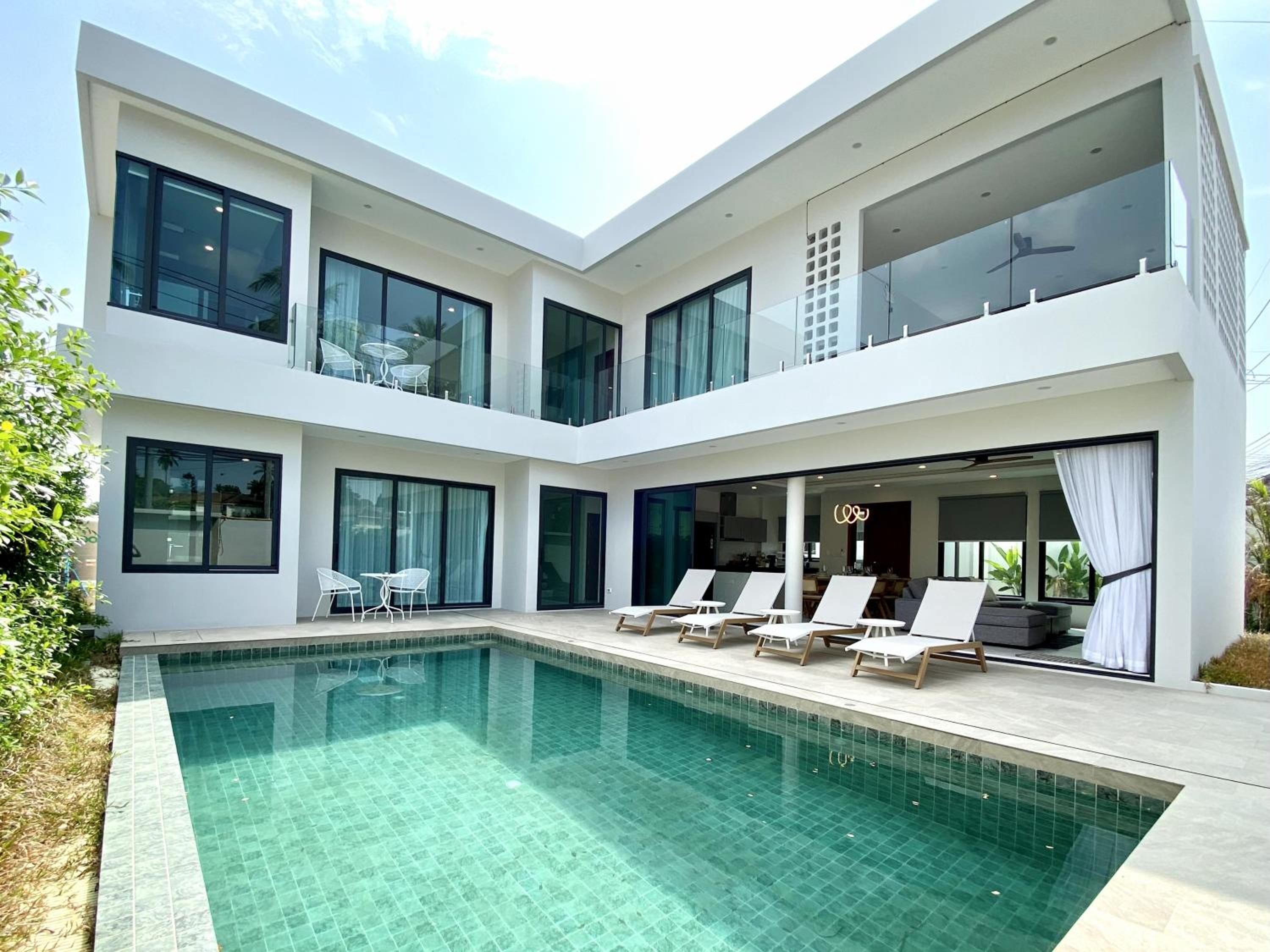 Rawai Duplex Style Luxurious 4-BR Private Pool Villa