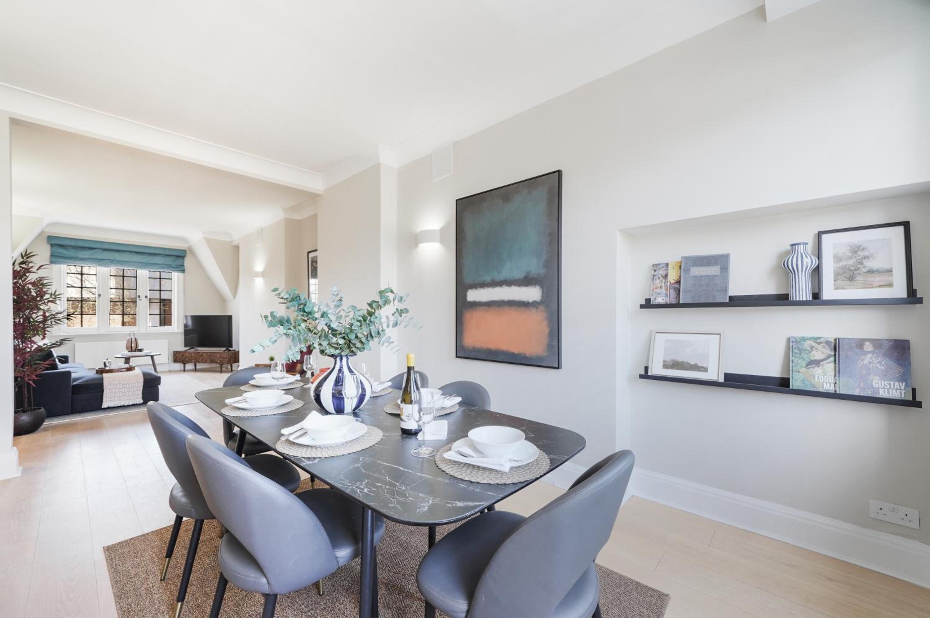 Stylish Family Apartments near Kensington High Street - by Short Stories London