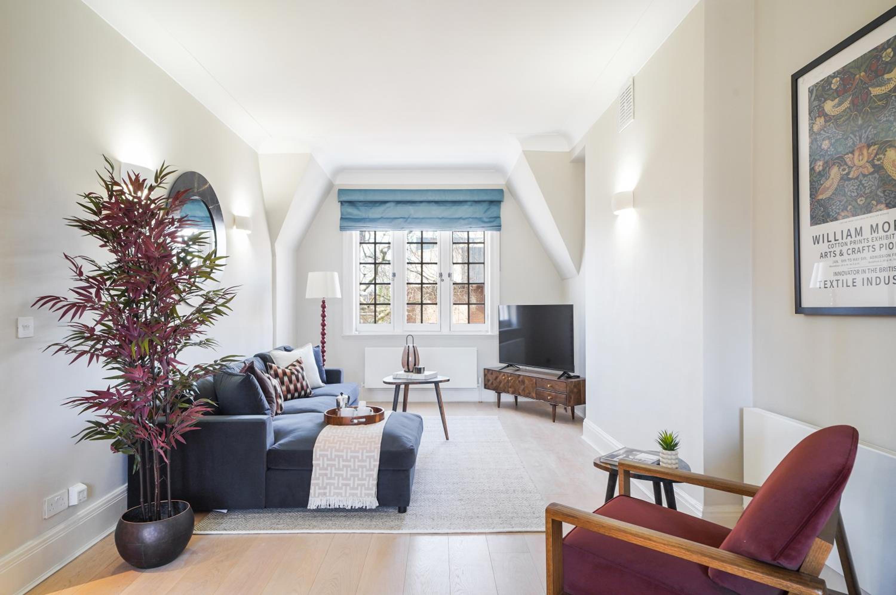Stylish Family Apartments near Kensington High Street - by Short Stories London