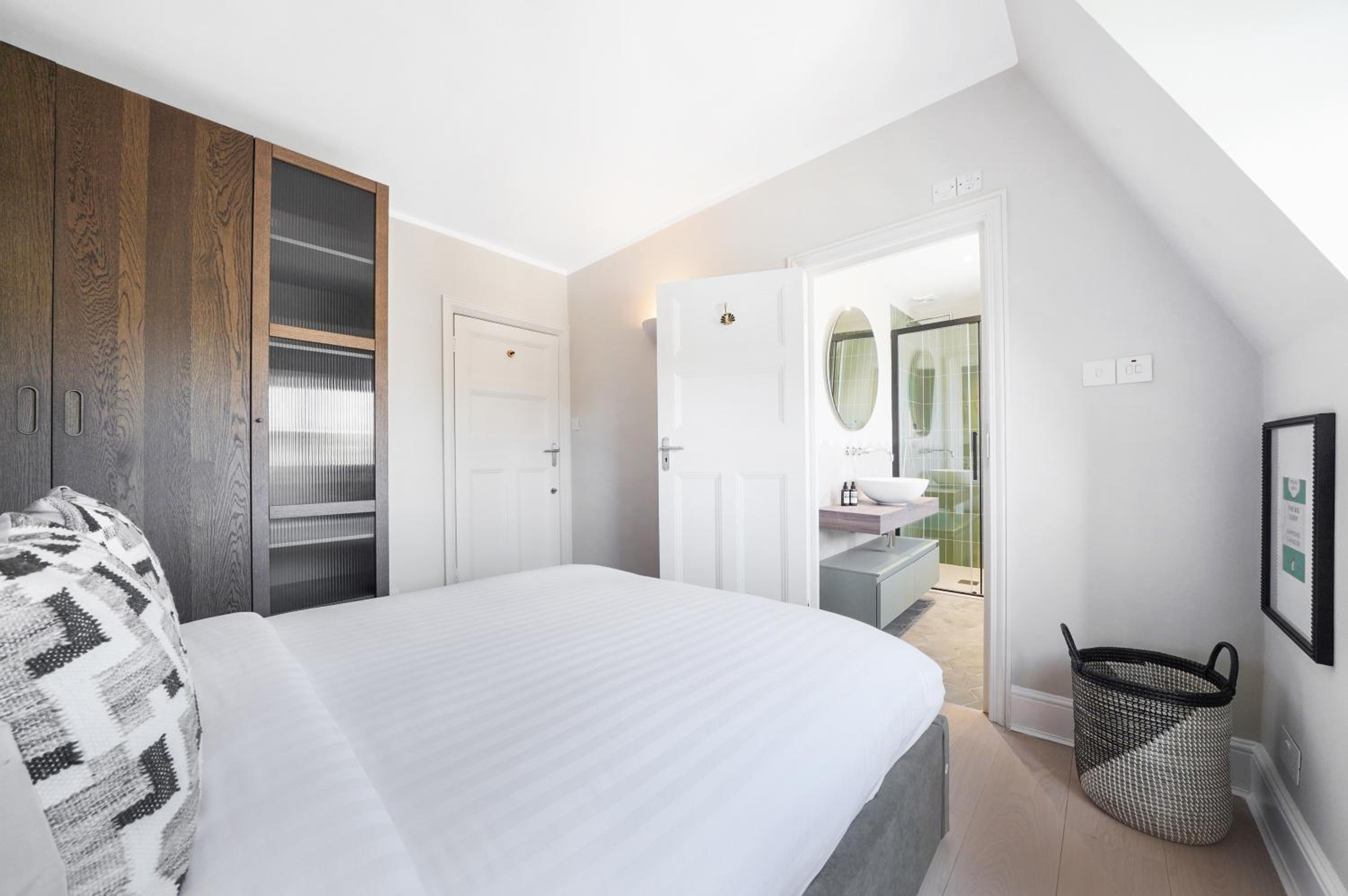 Stylish Family Apartments near Kensington High Street - by Short Stories London