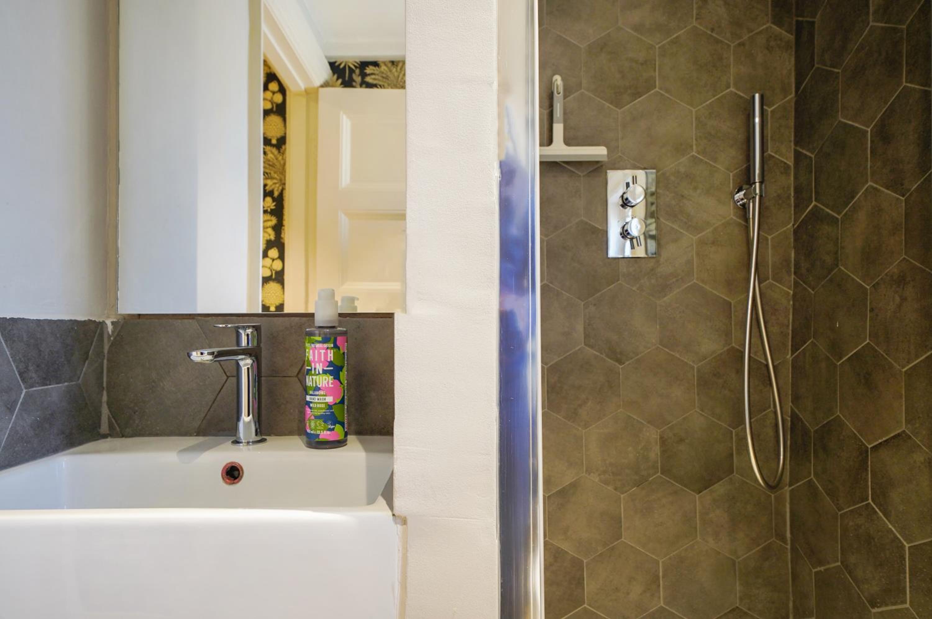 Stylish Family Apartments near Kensington High Street - by Short Stories London