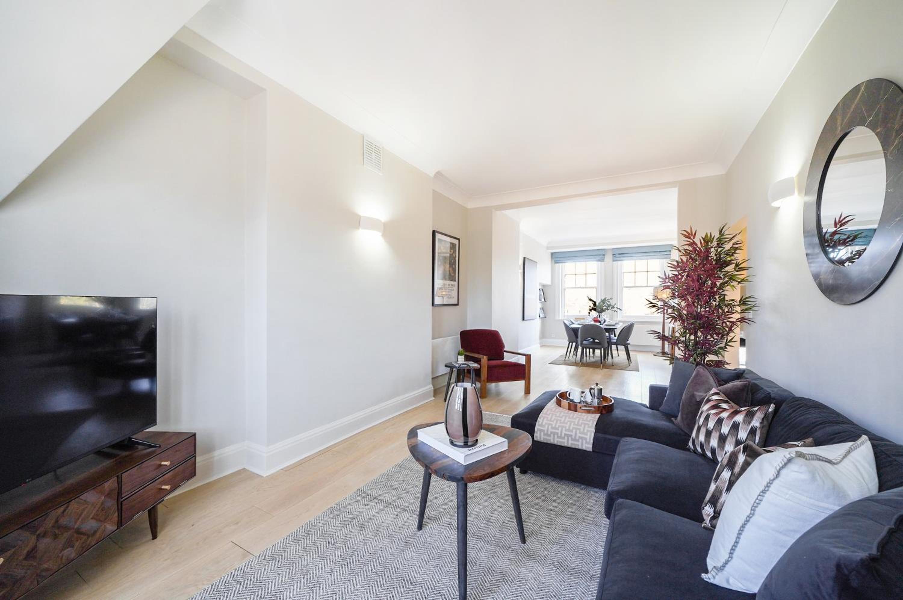 Stylish Family Apartments near Kensington High Street - by Short Stories London