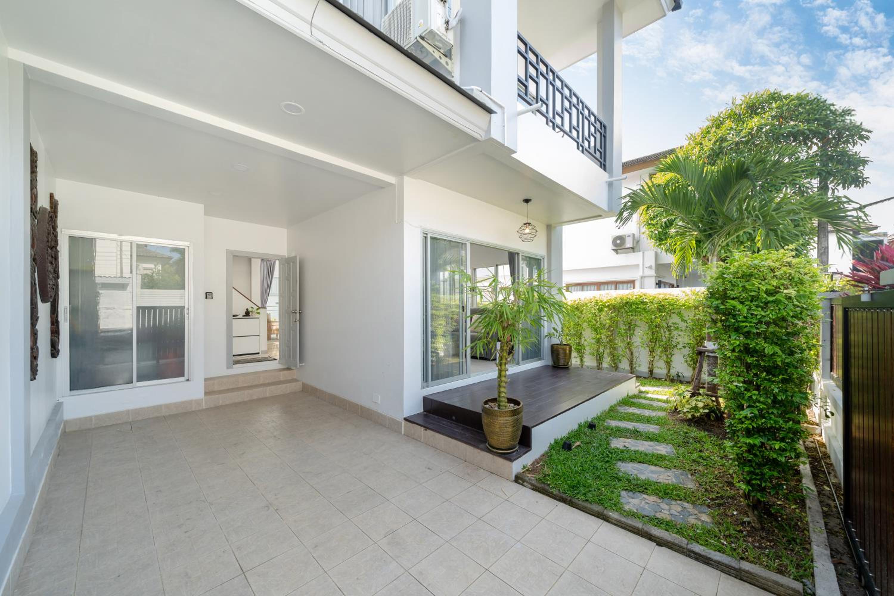 Duplex Style 3-BR Corner Private Pool Villa