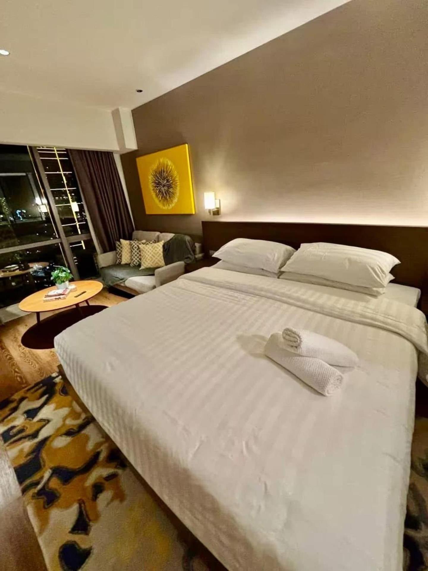 Novotel Executive Hotel at Rosalina Acqua Residence Mandaluyong