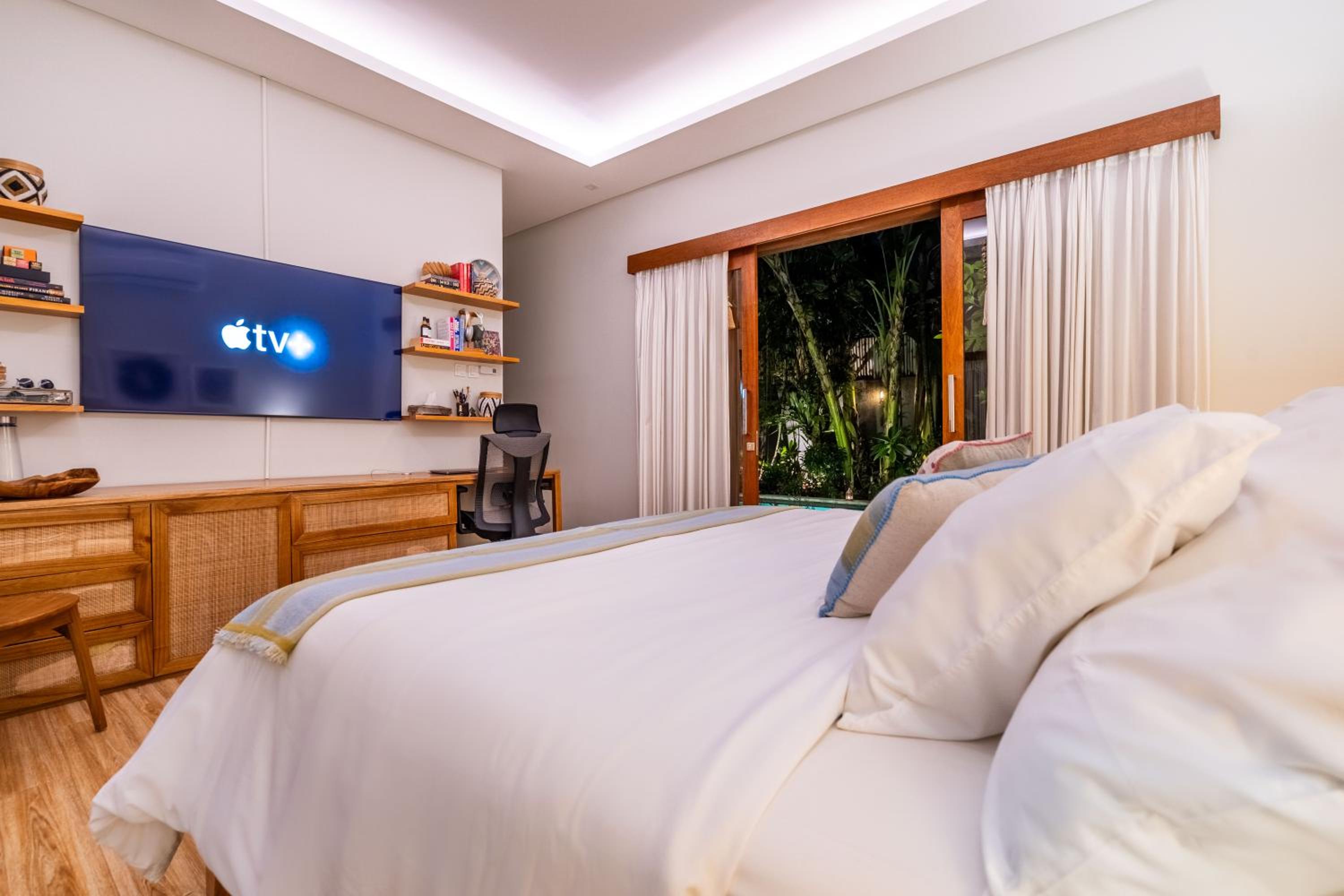 Tropical 2BR Villa with Private Pool in Canggu