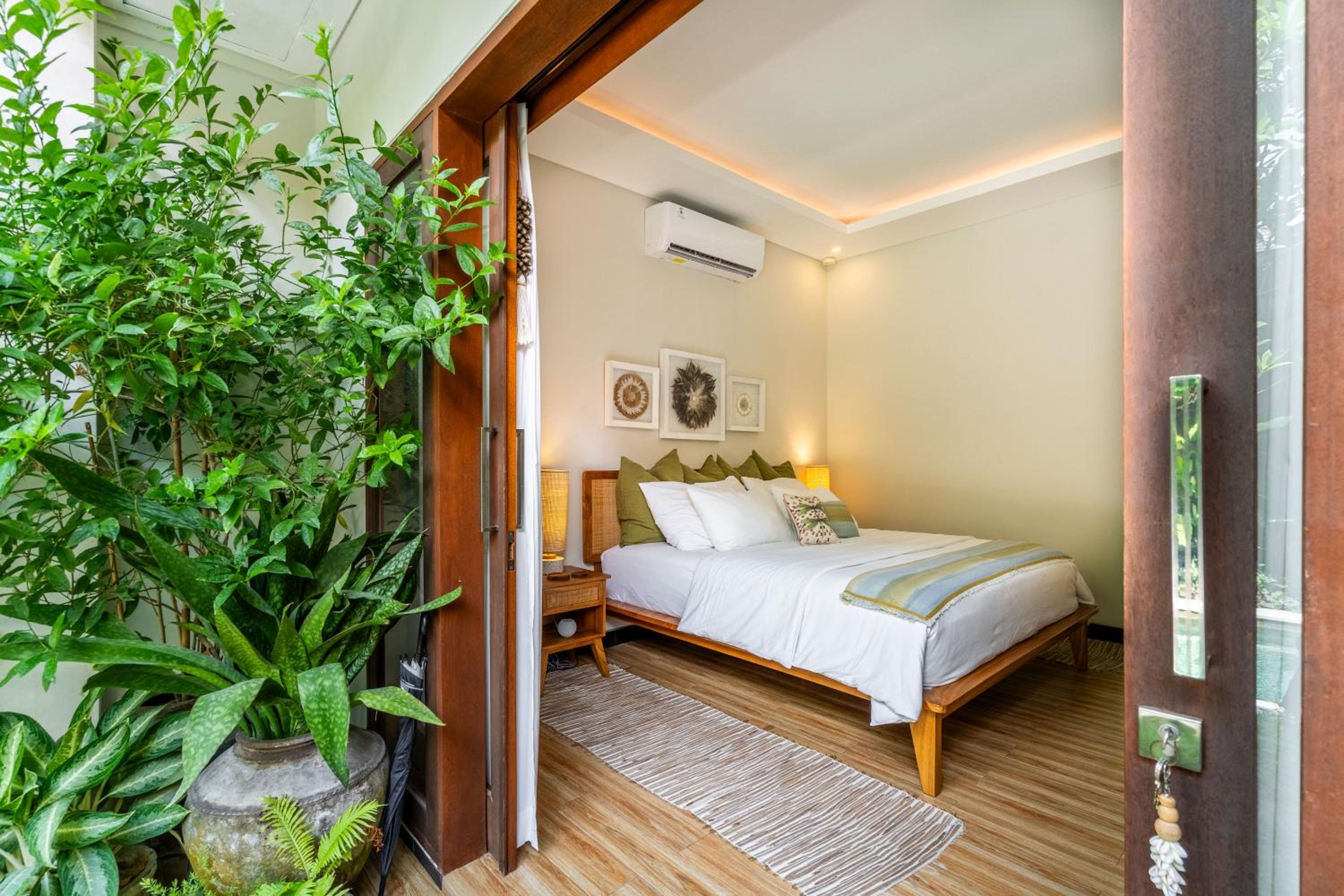 Tropical 2BR Villa with Private Pool in Canggu