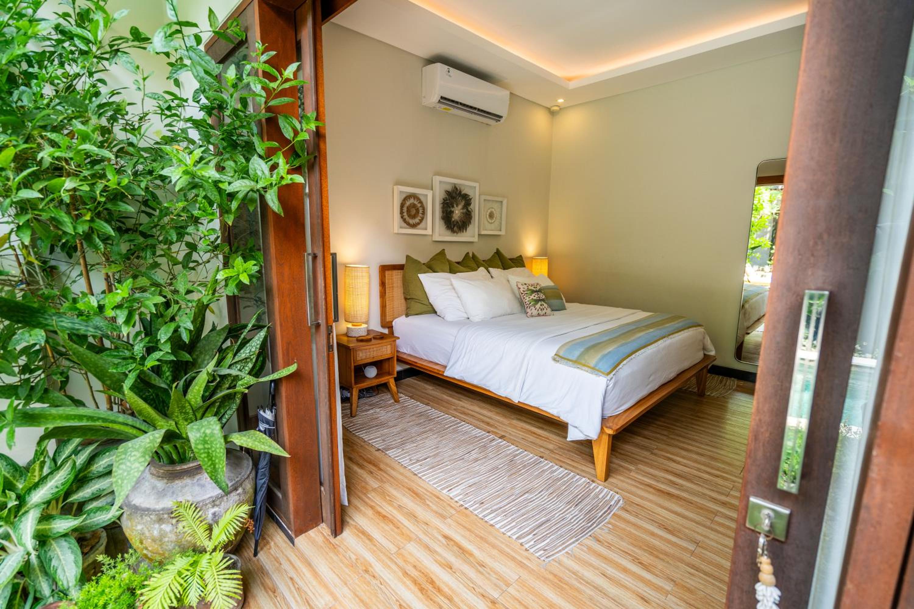 Tropical 2BR Villa with Private Pool in Canggu
