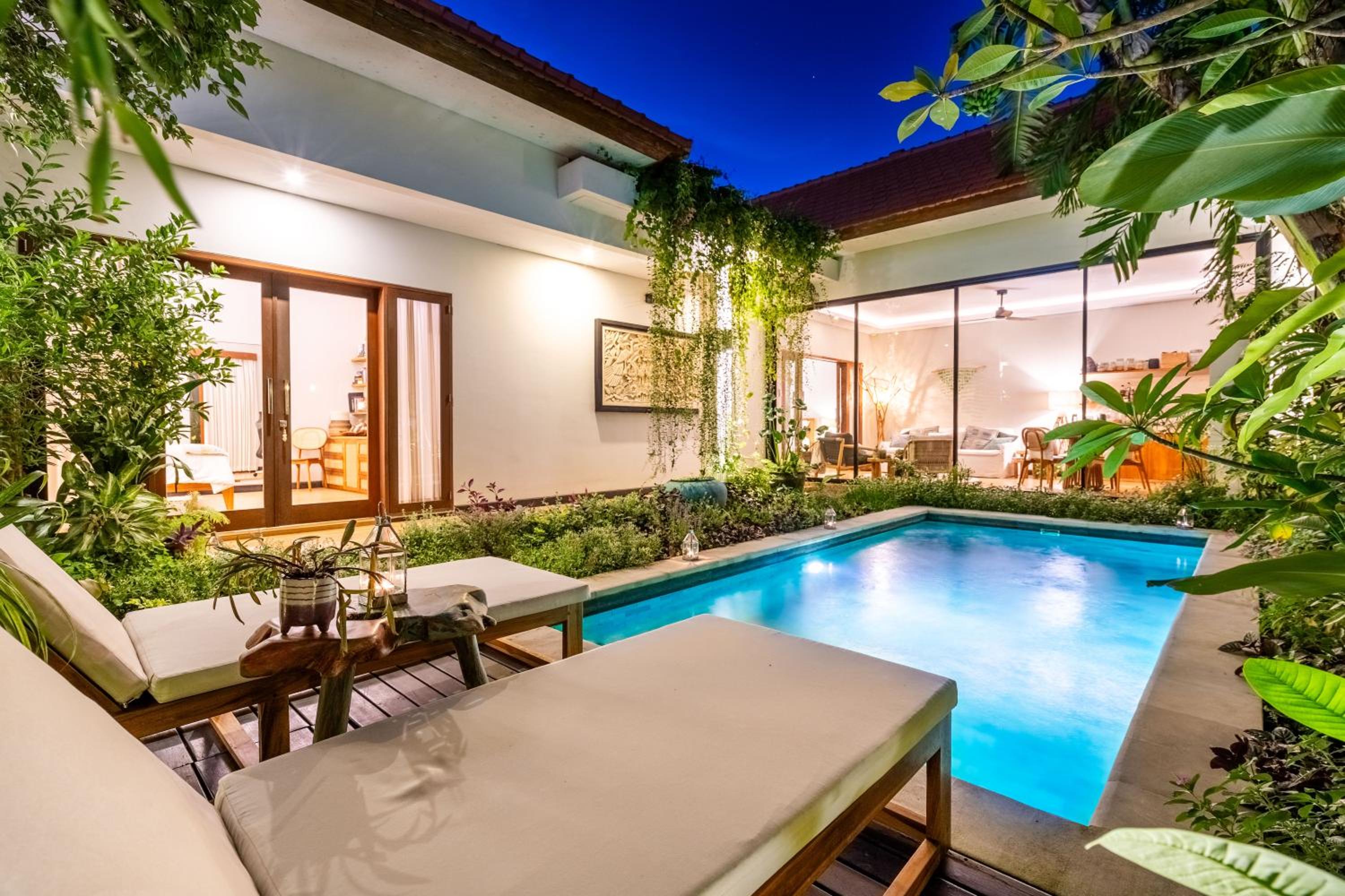 Tropical 2BR Villa with Private Pool in Canggu