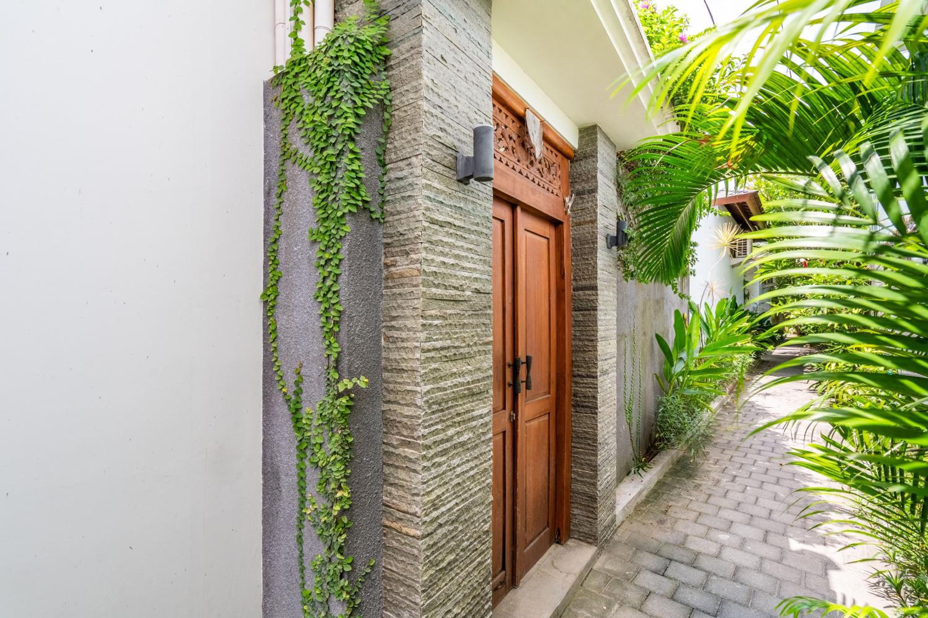 Tropical 2BR Villa with Private Pool in Canggu