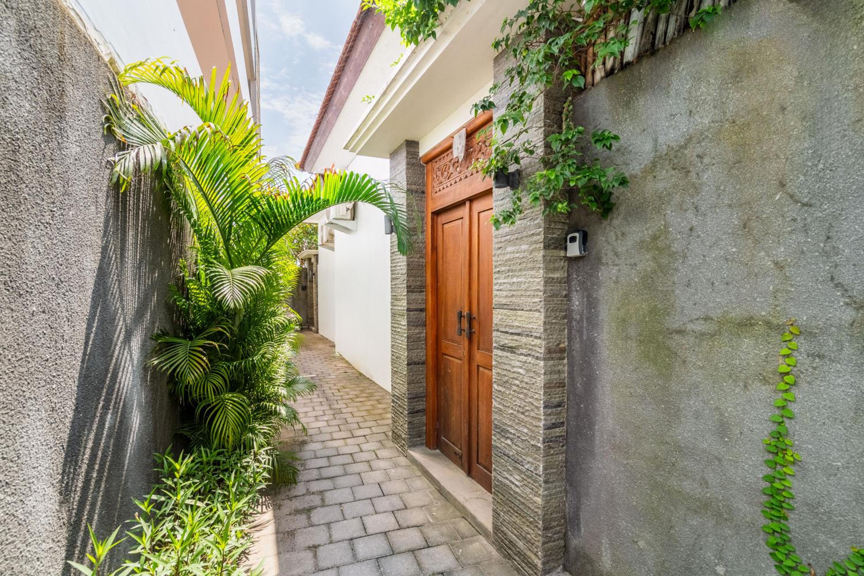 Tropical 2BR Villa with Private Pool in Canggu