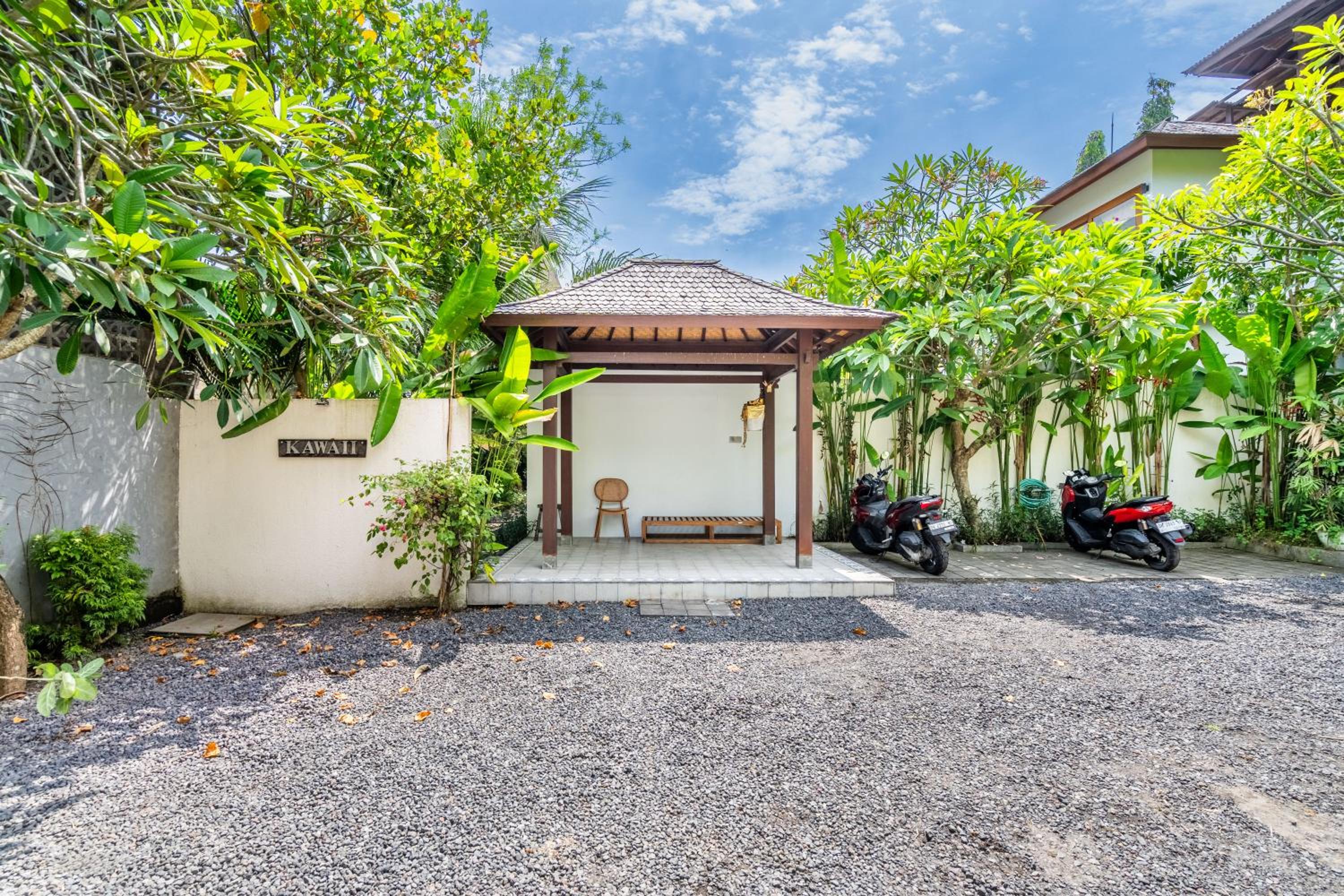 Tropical 2BR Villa with Private Pool in Canggu