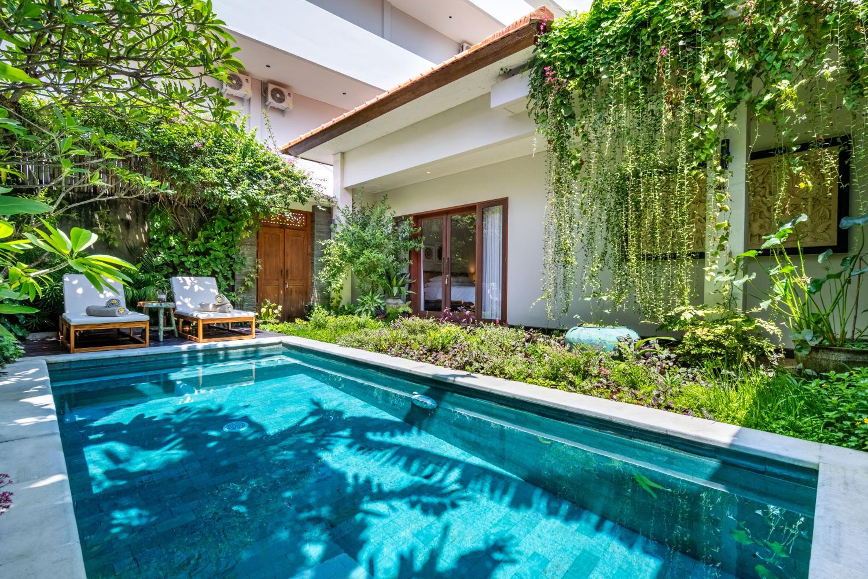 Tropical 2BR Villa with Private Pool in Canggu