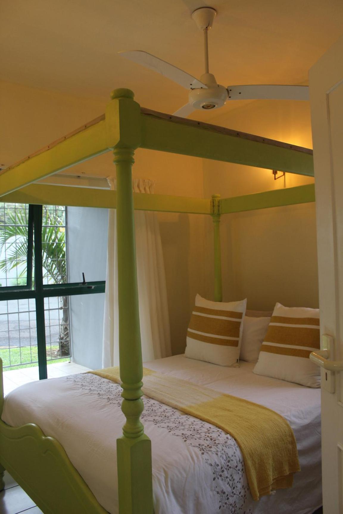 The Waves Beachfront Stay - Gleneagles