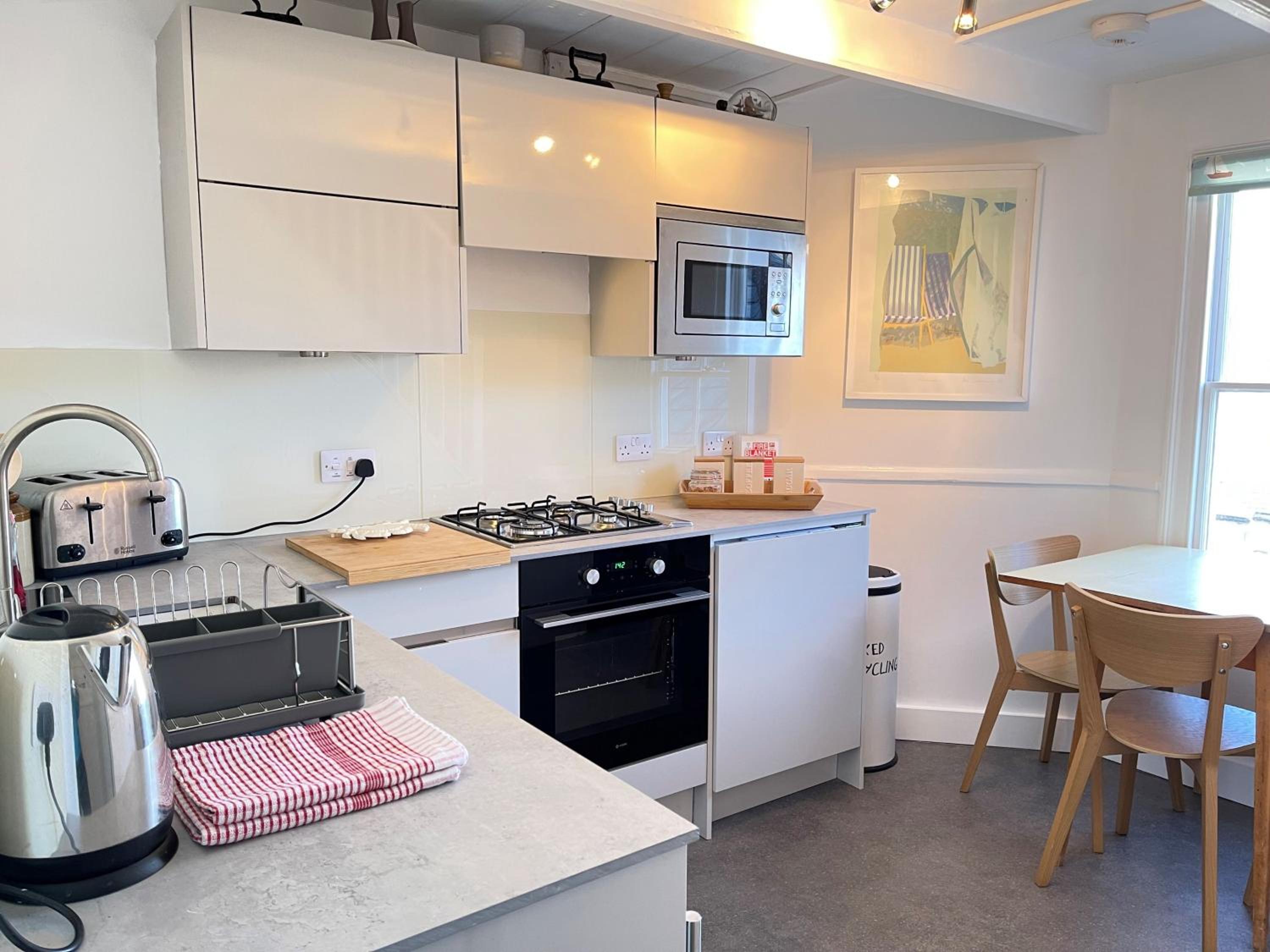 2 Upper Meadow - near to Porthmeor Beach