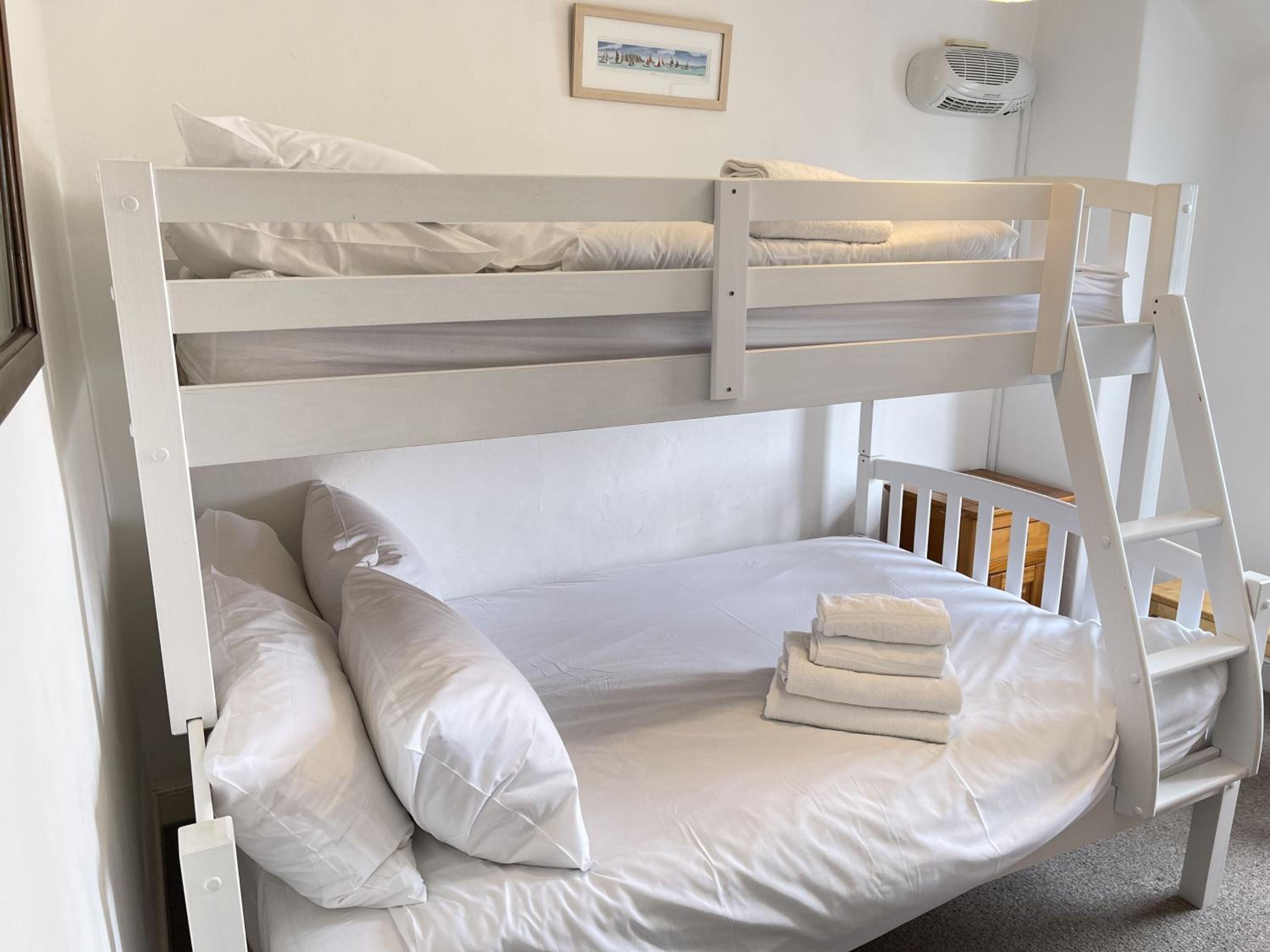 2 Upper Meadow - near to Porthmeor Beach