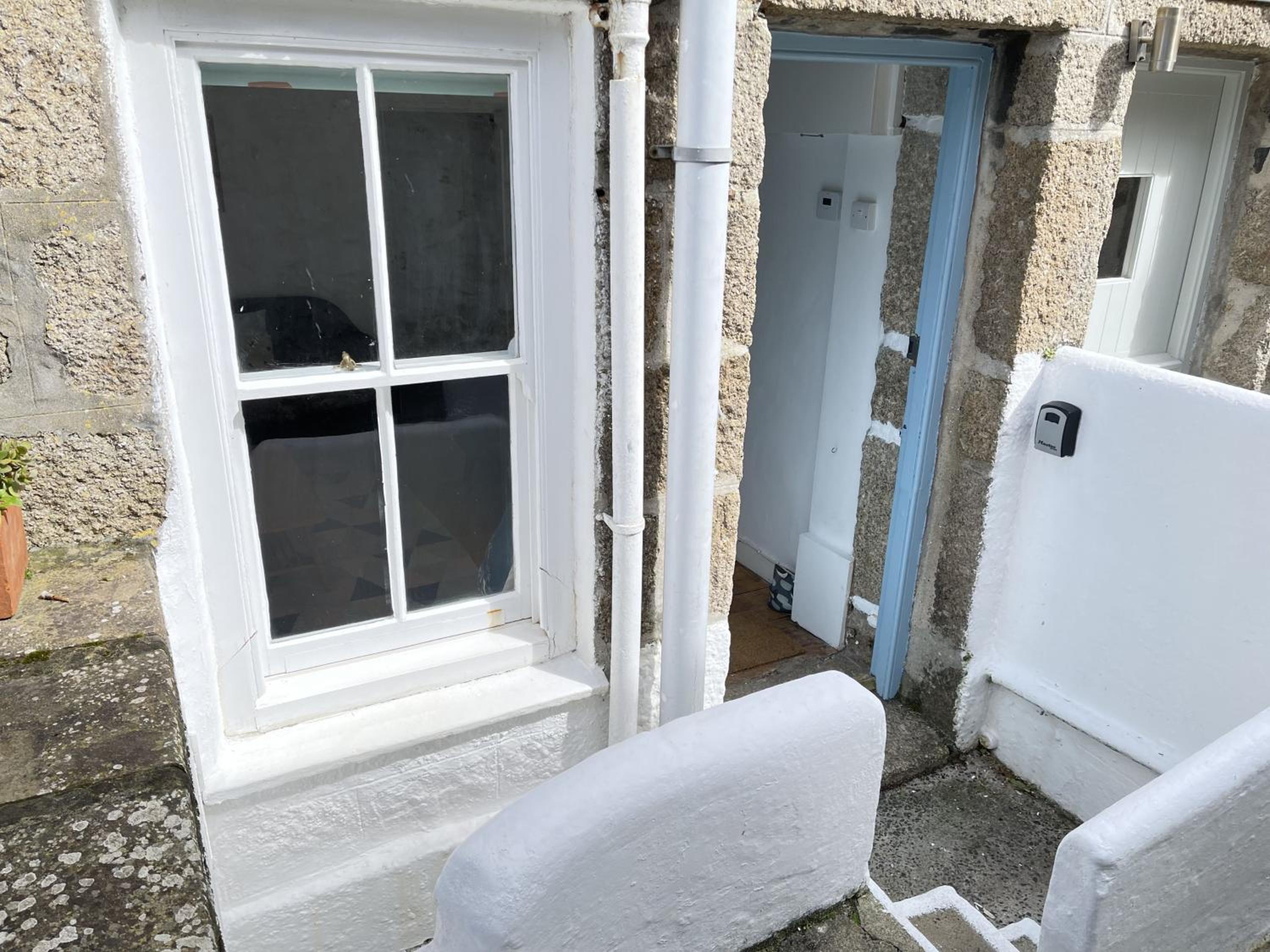 2 Upper Meadow - near to Porthmeor Beach