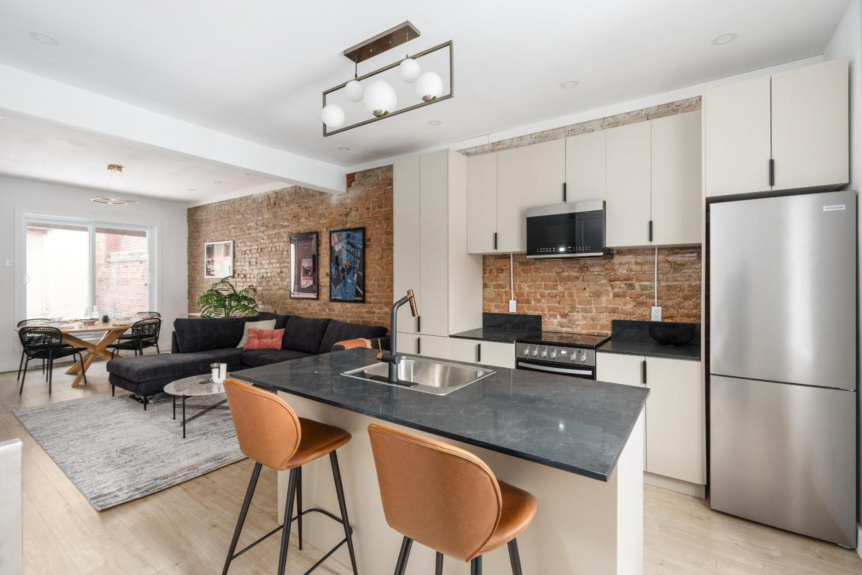 MTL Central Stay Apartments