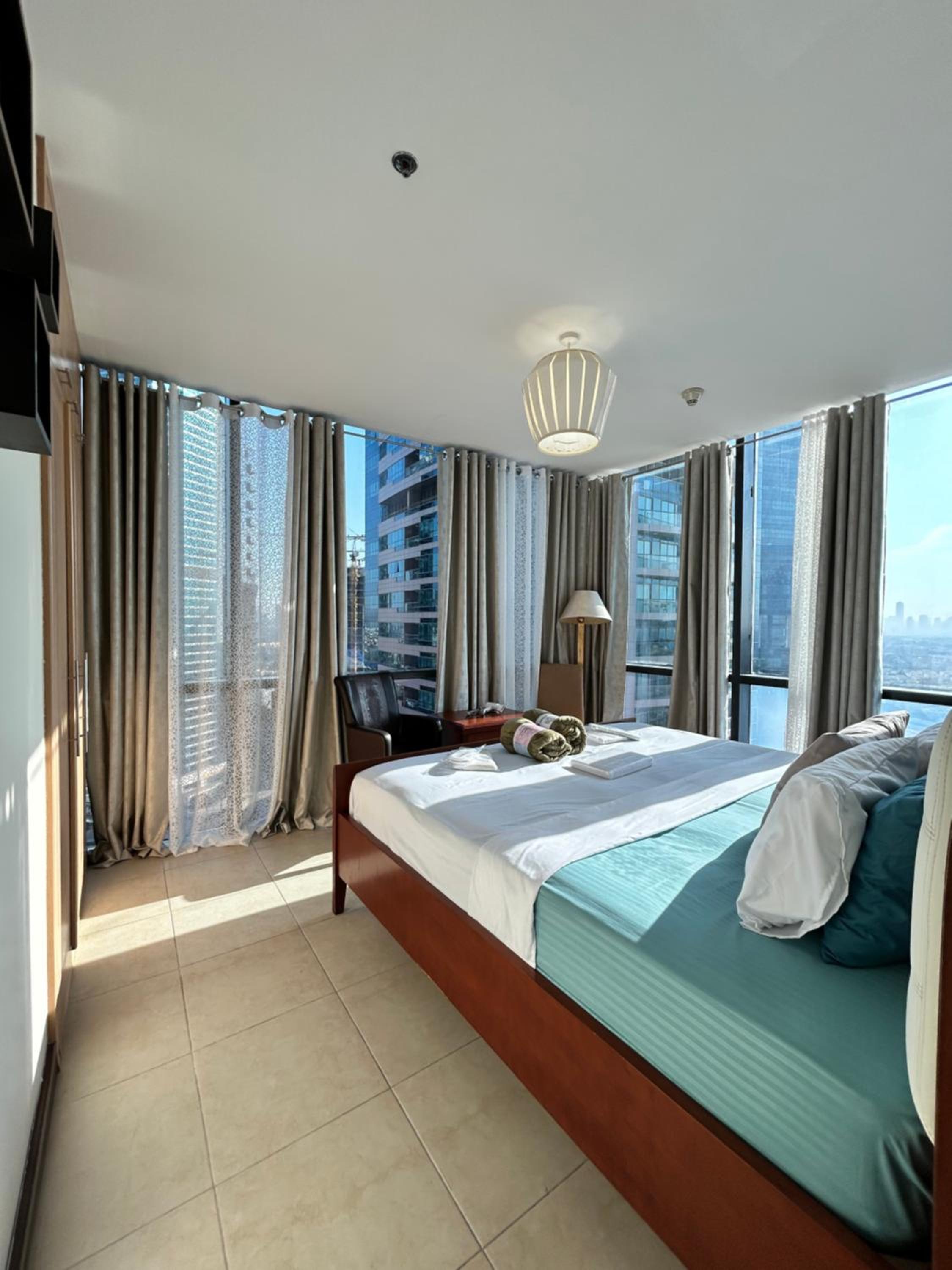 Click Stay - JLT - 2 Bedroom & Balcony Lakes view Entire Apartment -AZ