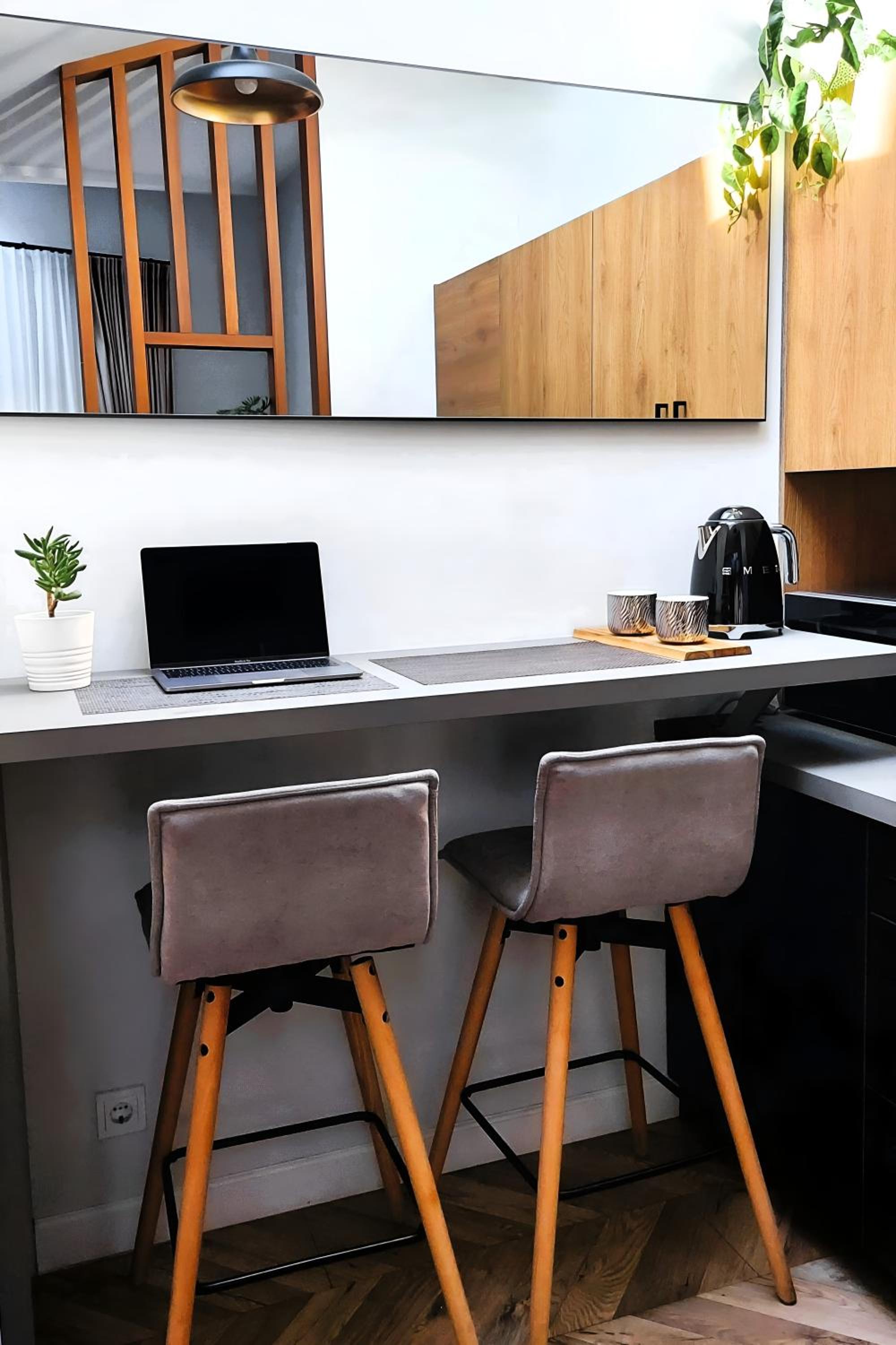 Elumen Studio Apartment I near Cathedral & Bernardine Park