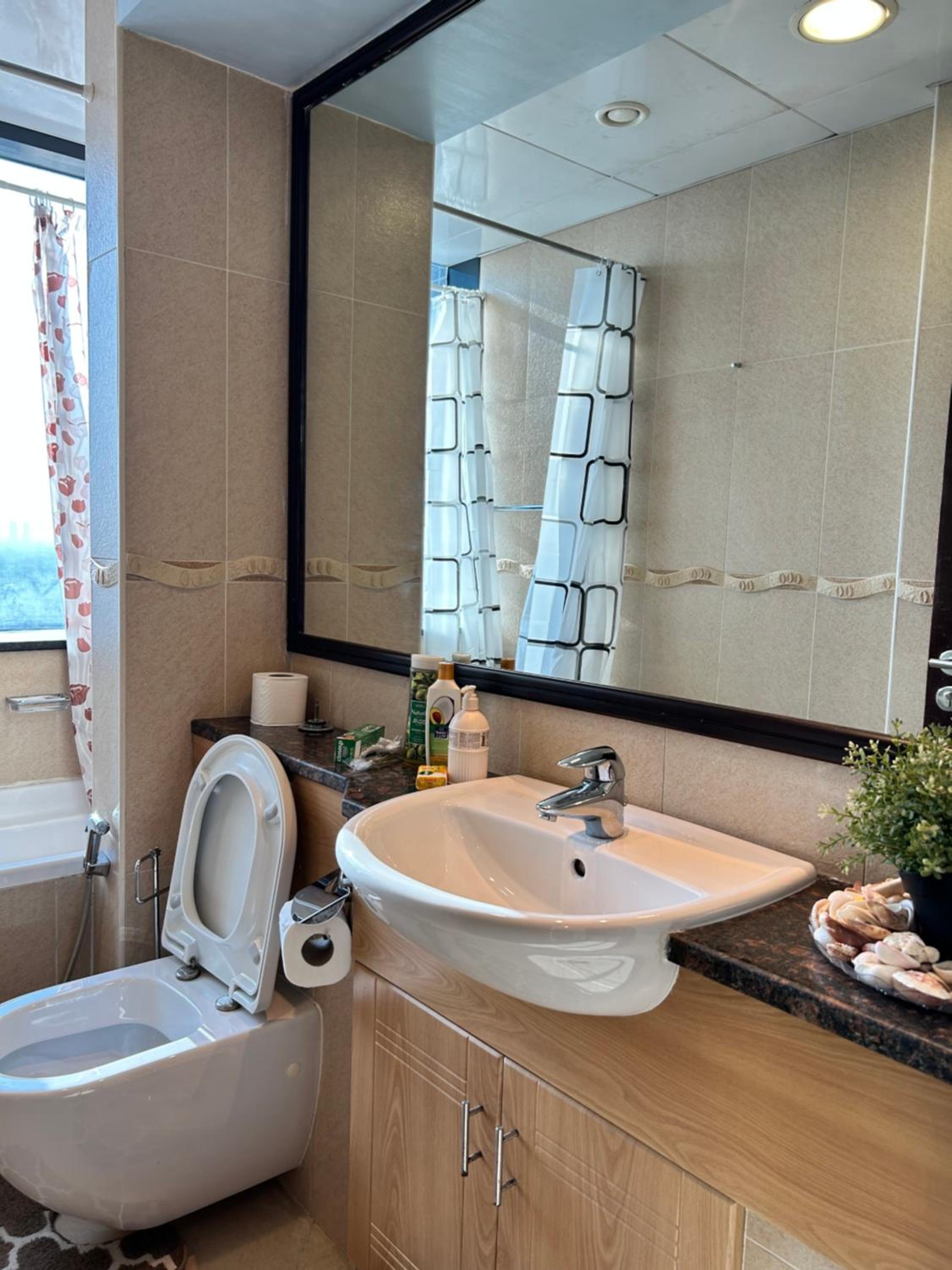 Click Stay - JLT - 2 Bedroom & Balcony Lakes view Entire Apartment -AZ