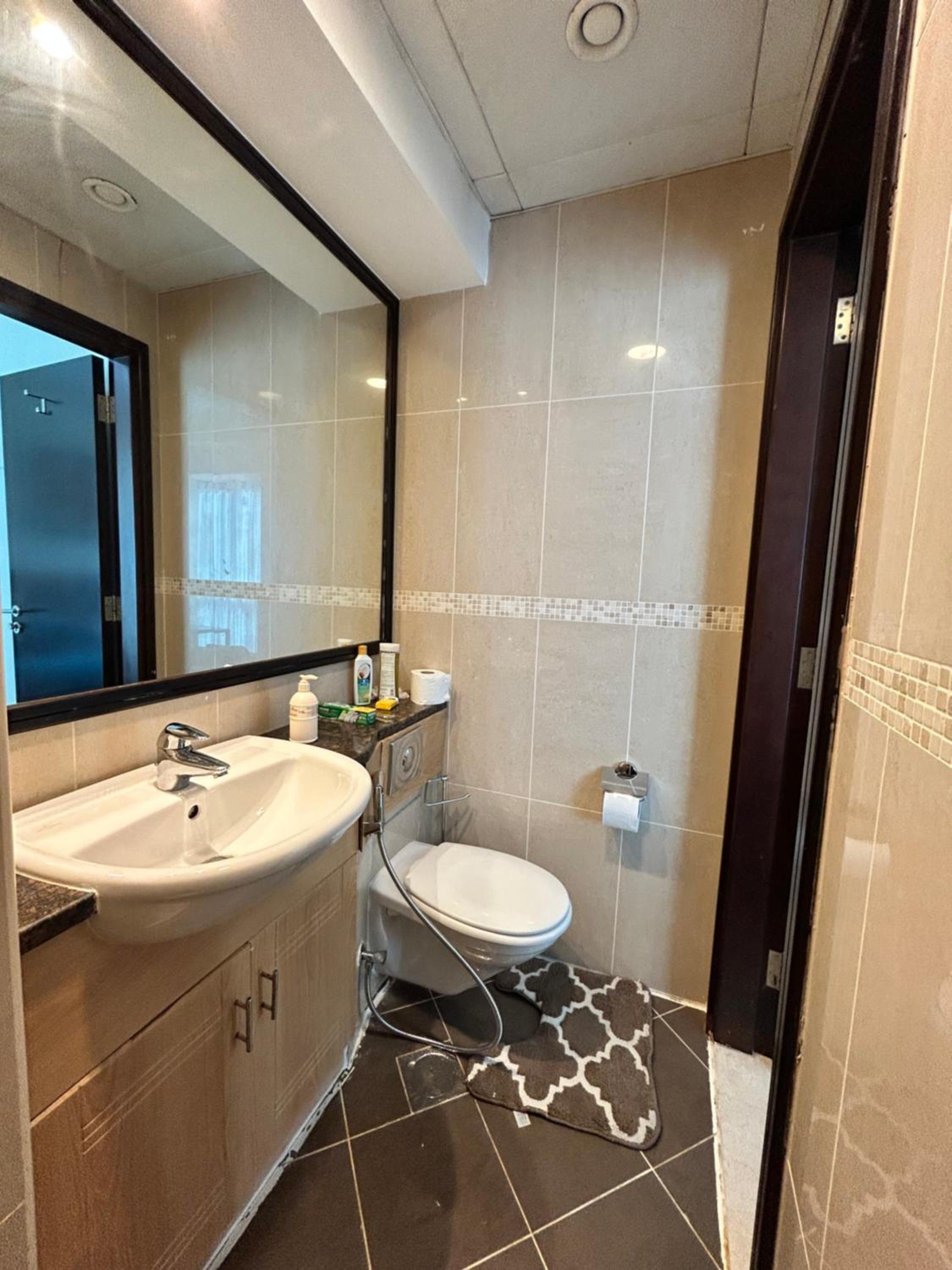 Click Stay - JLT - 2 Bedroom & Balcony Lakes view Entire Apartment -AZ