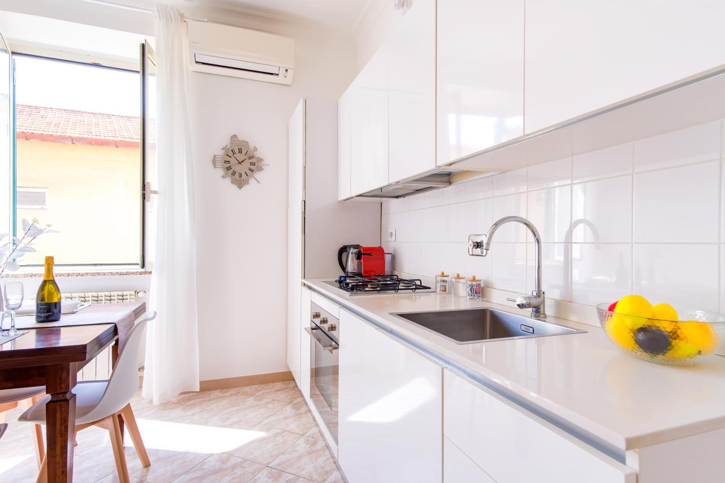 Elegantis Labicana Apartment - Few steps from the Colosseum