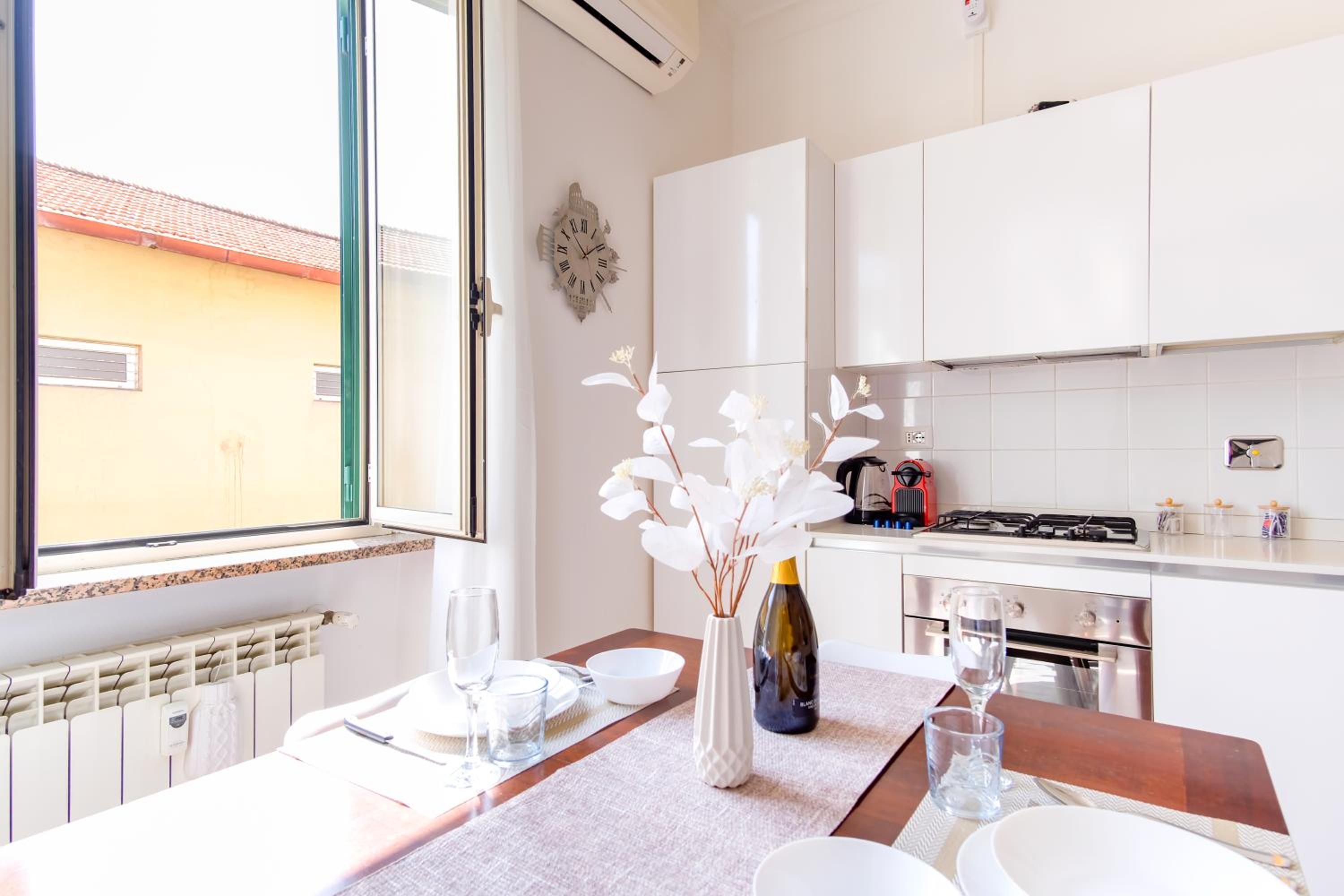 Elegantis Labicana Apartment - Few steps from the Colosseum