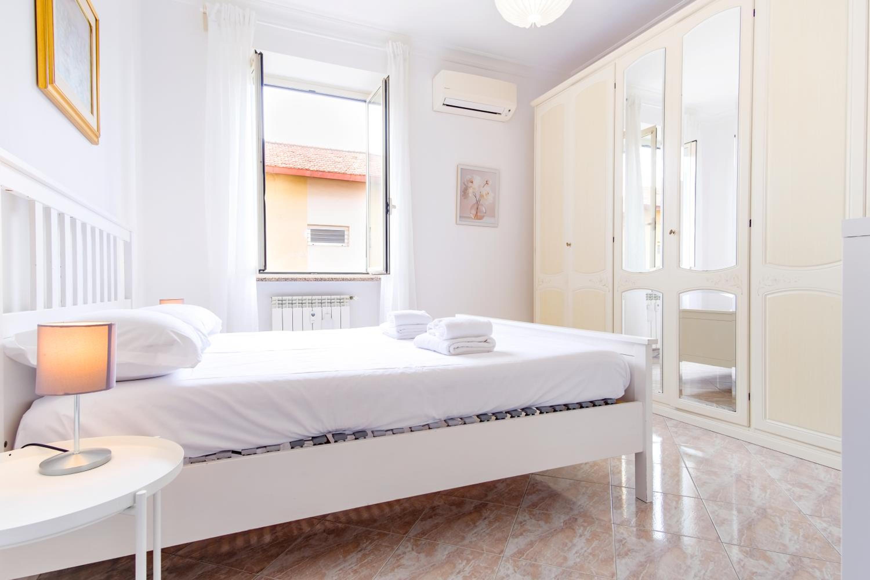 Elegantis Labicana Apartment - Few steps from the Colosseum