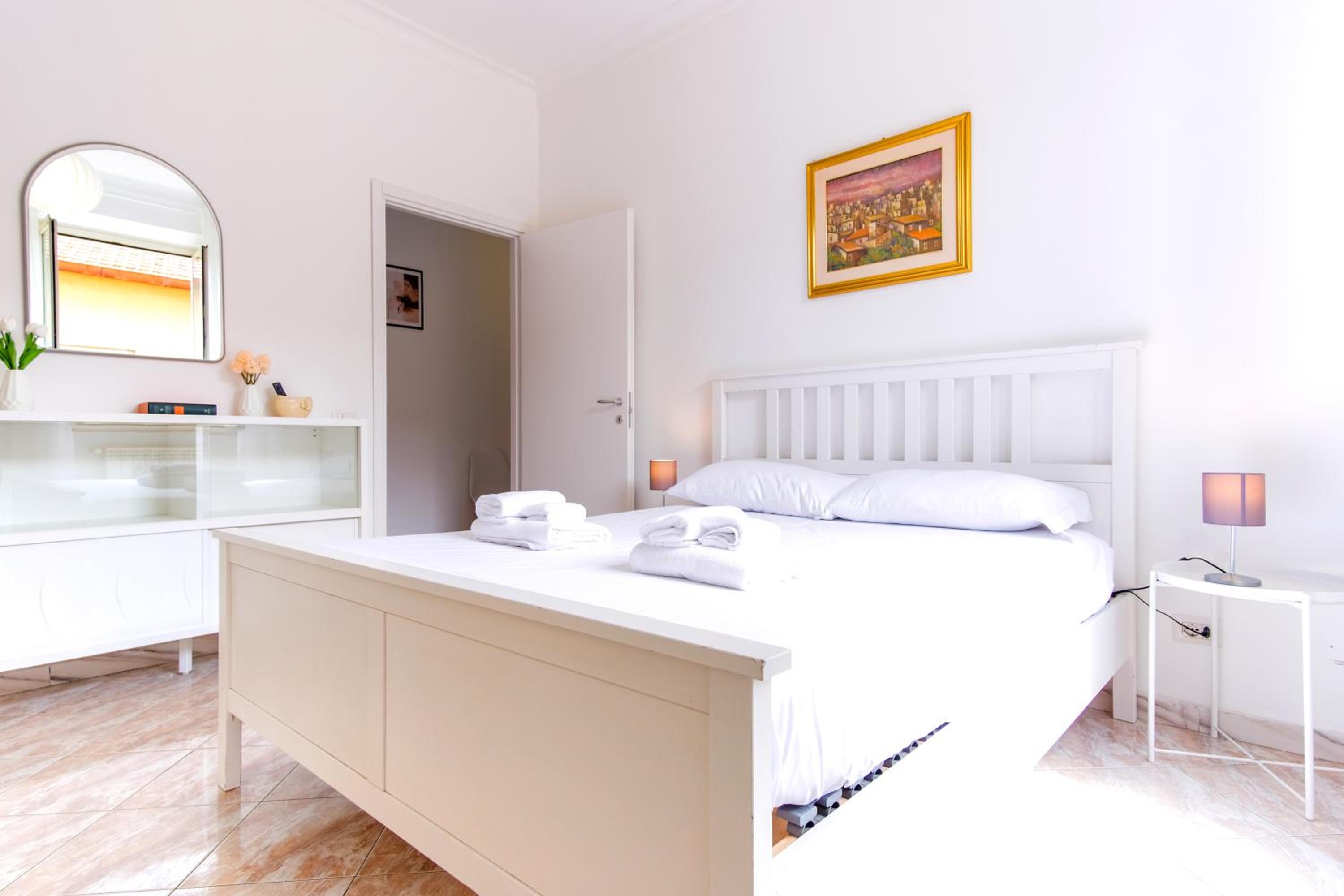 Elegantis Labicana Apartment - Few steps from the Colosseum