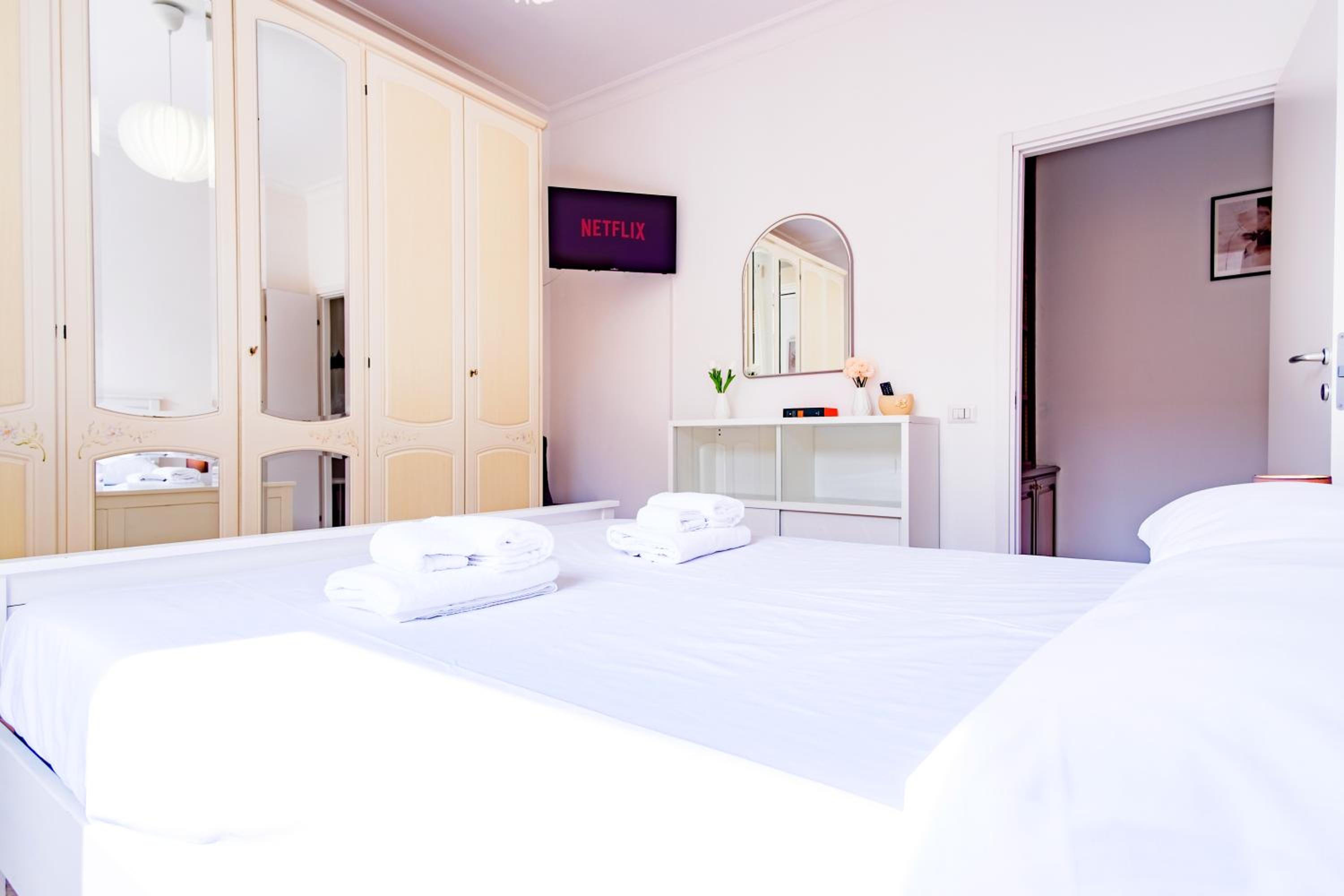 Elegantis Labicana Apartment - Few steps from the Colosseum