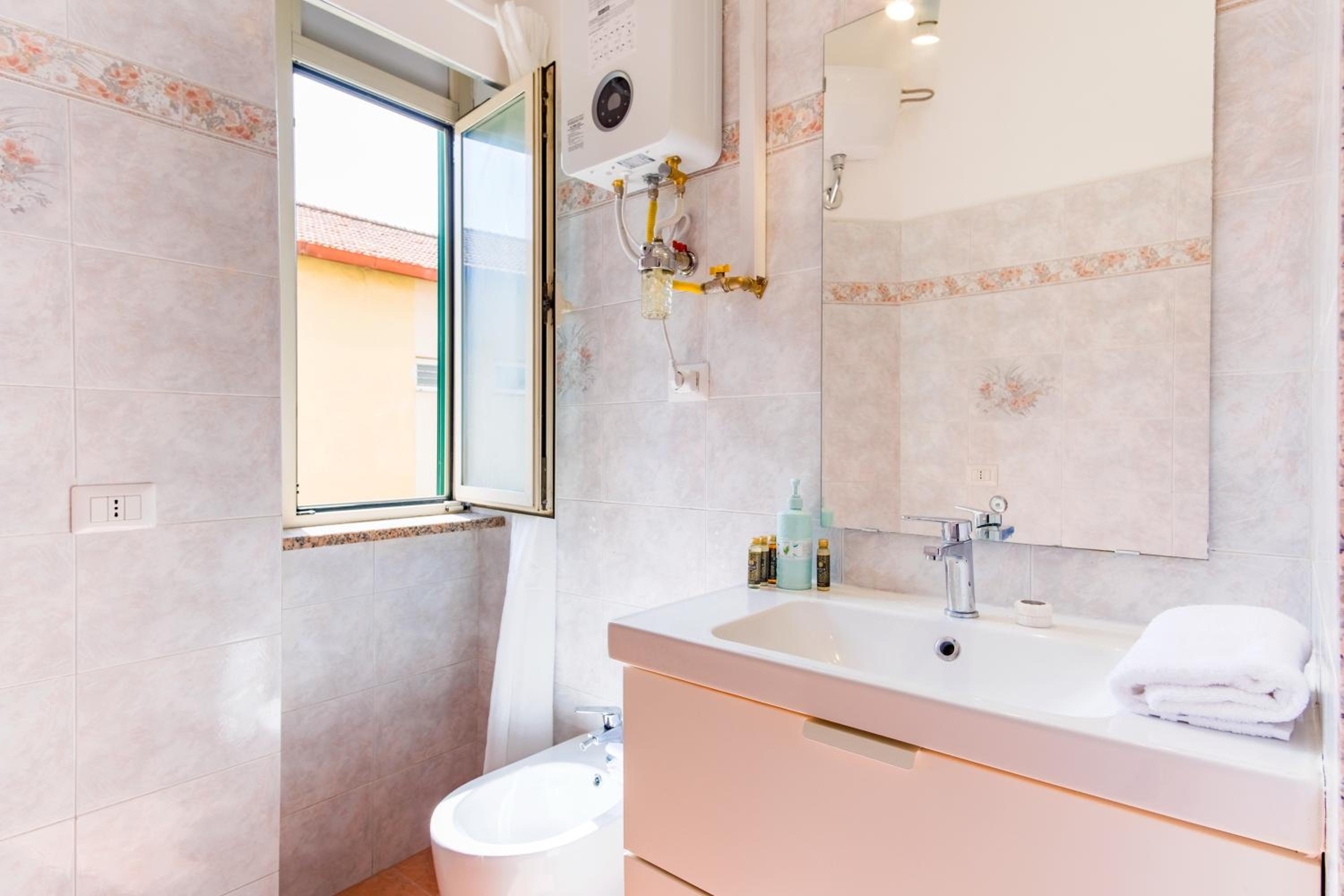 Elegantis Labicana Apartment - Few steps from the Colosseum