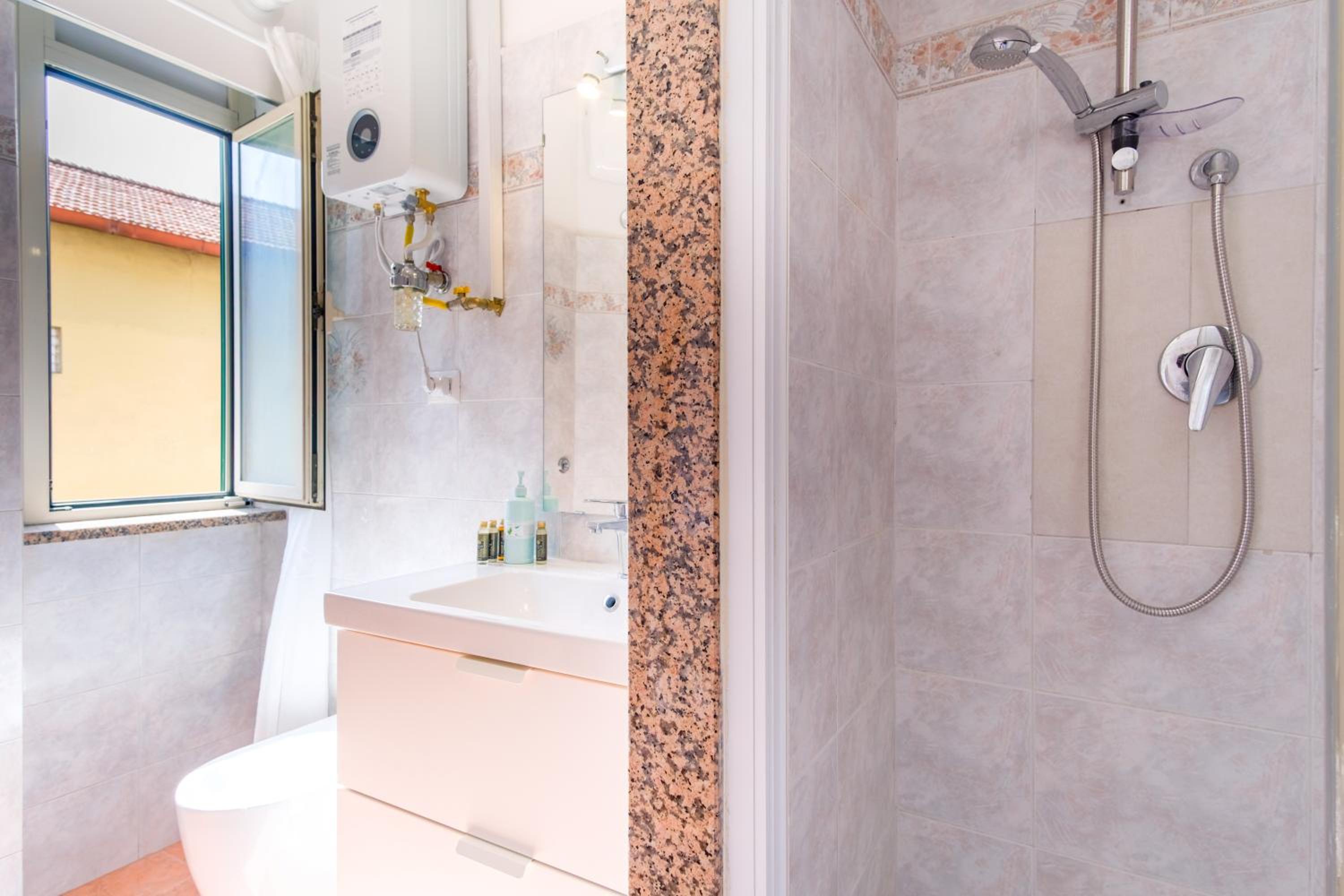 Elegantis Labicana Apartment - Few steps from the Colosseum