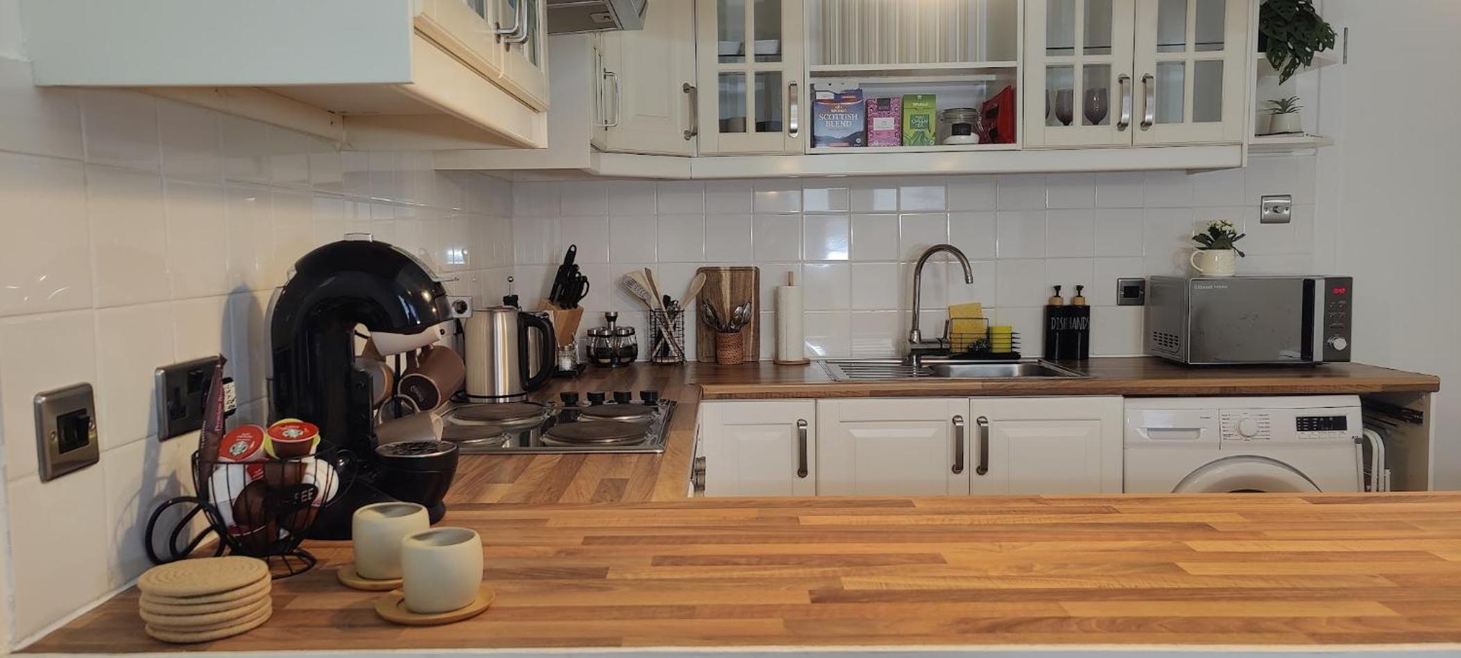 Central 1-bed flat - Walk to shops, pubs and station