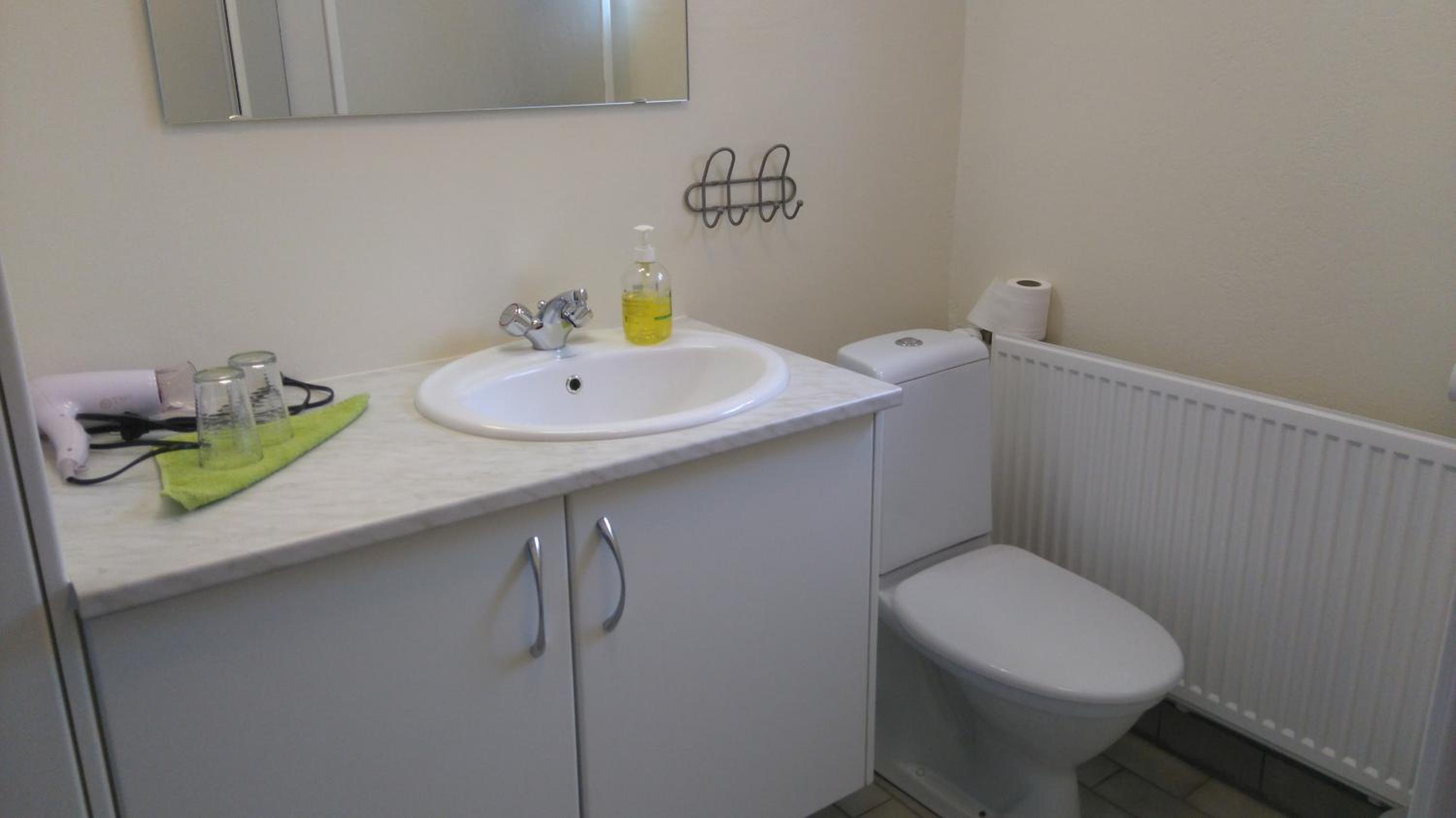 Brúnalaug Guesthouse - Holiday Home
