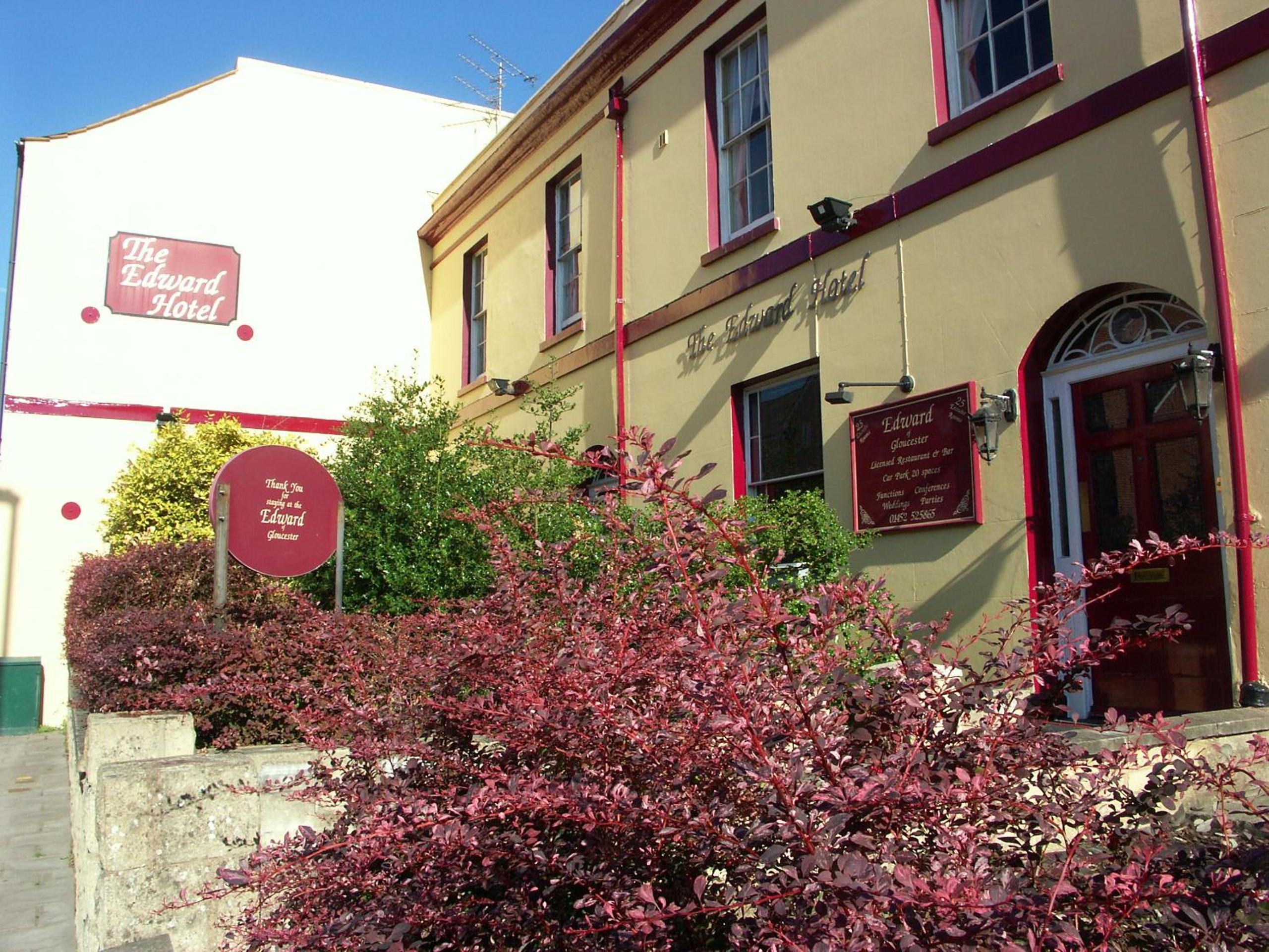 Gloucester Vacations - Edward Hotel - Property Image 1
