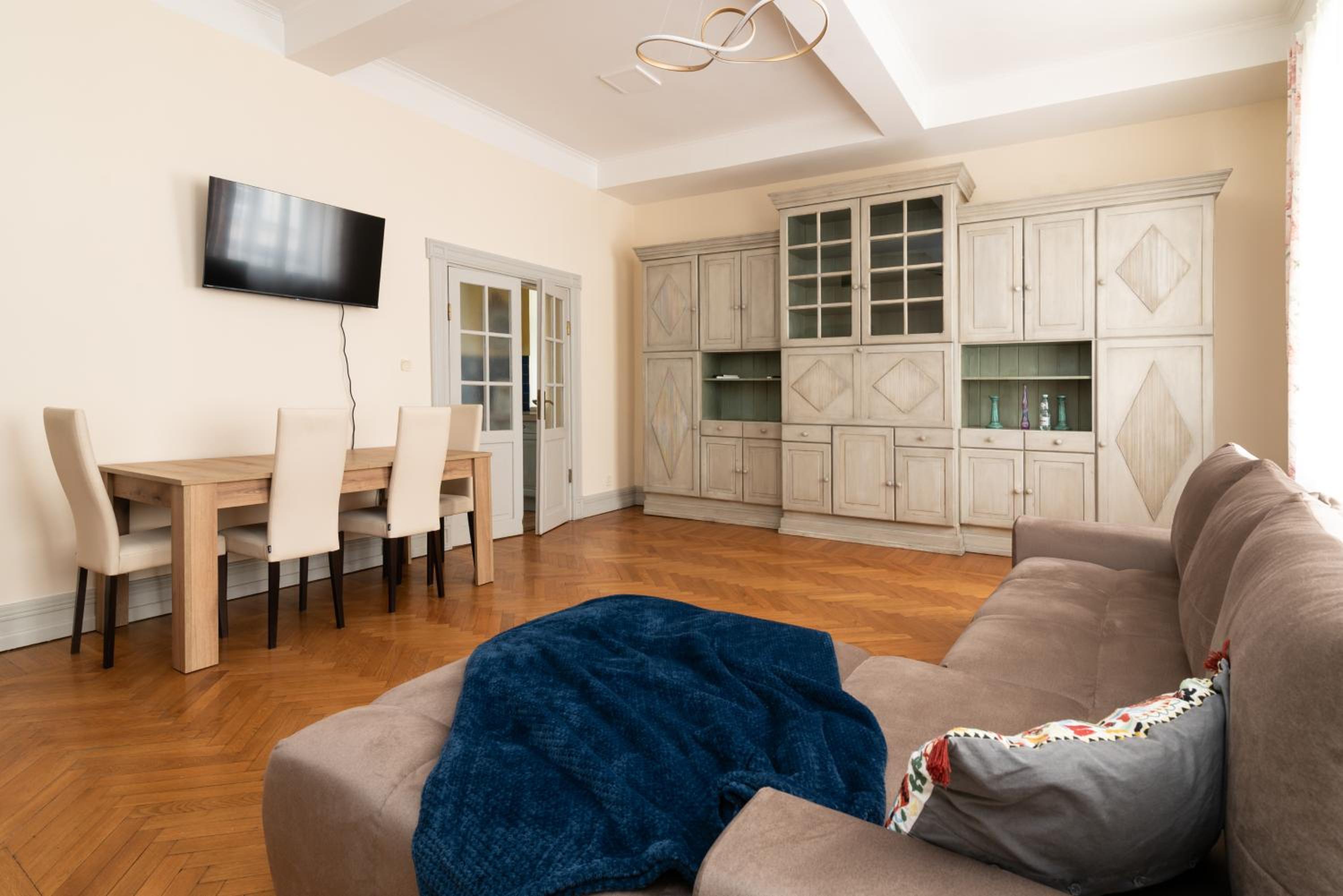 Central Apartment next to the Old Town Square by Kings City