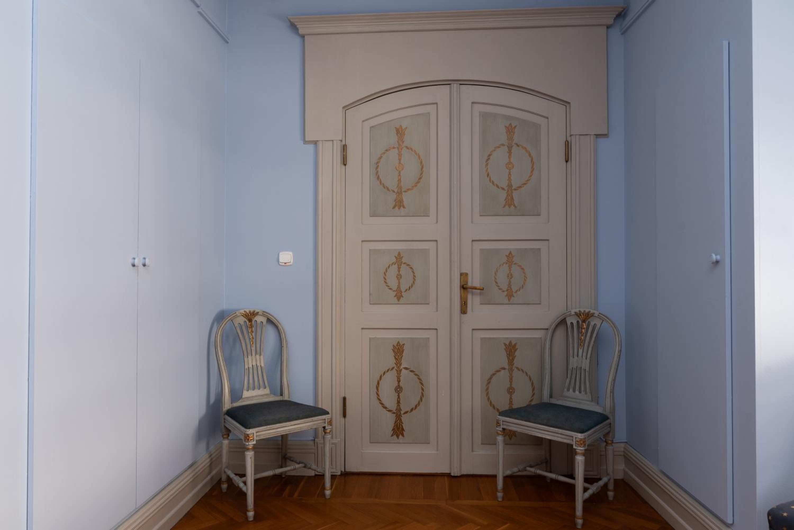 Central Apartment next to the Old Town Square by Kings City