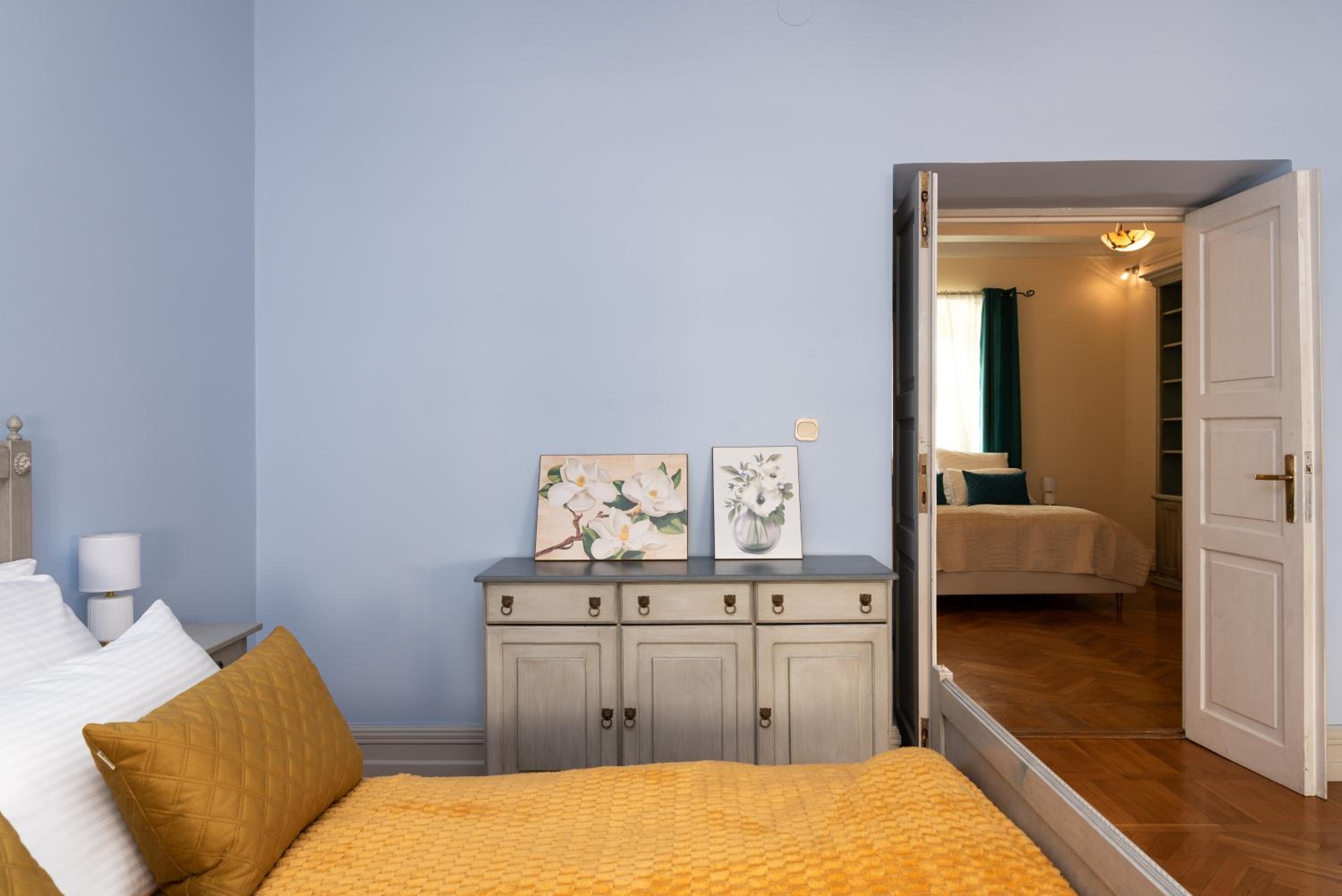 Central Apartment next to the Old Town Square by Kings City