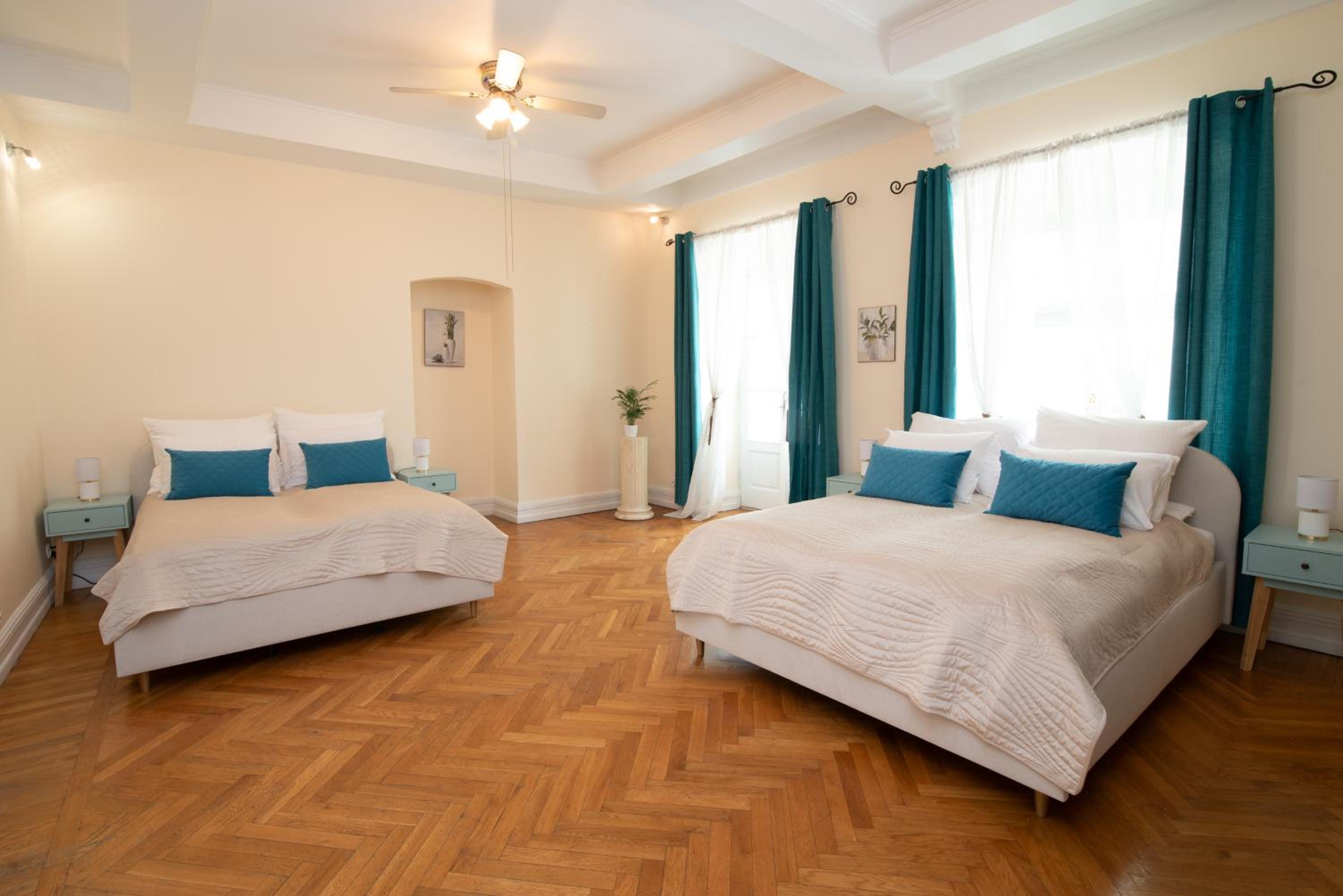 Central Apartment next to the Old Town Square by Kings City